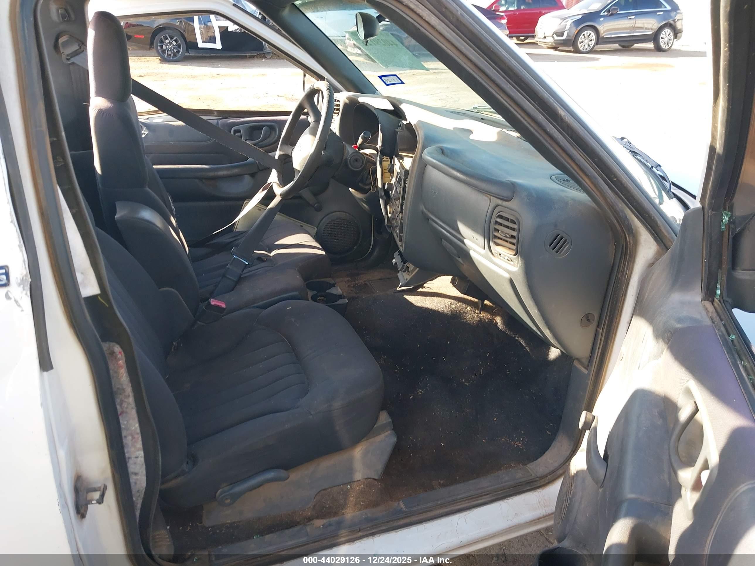 CHEVROLET S-10 image 5