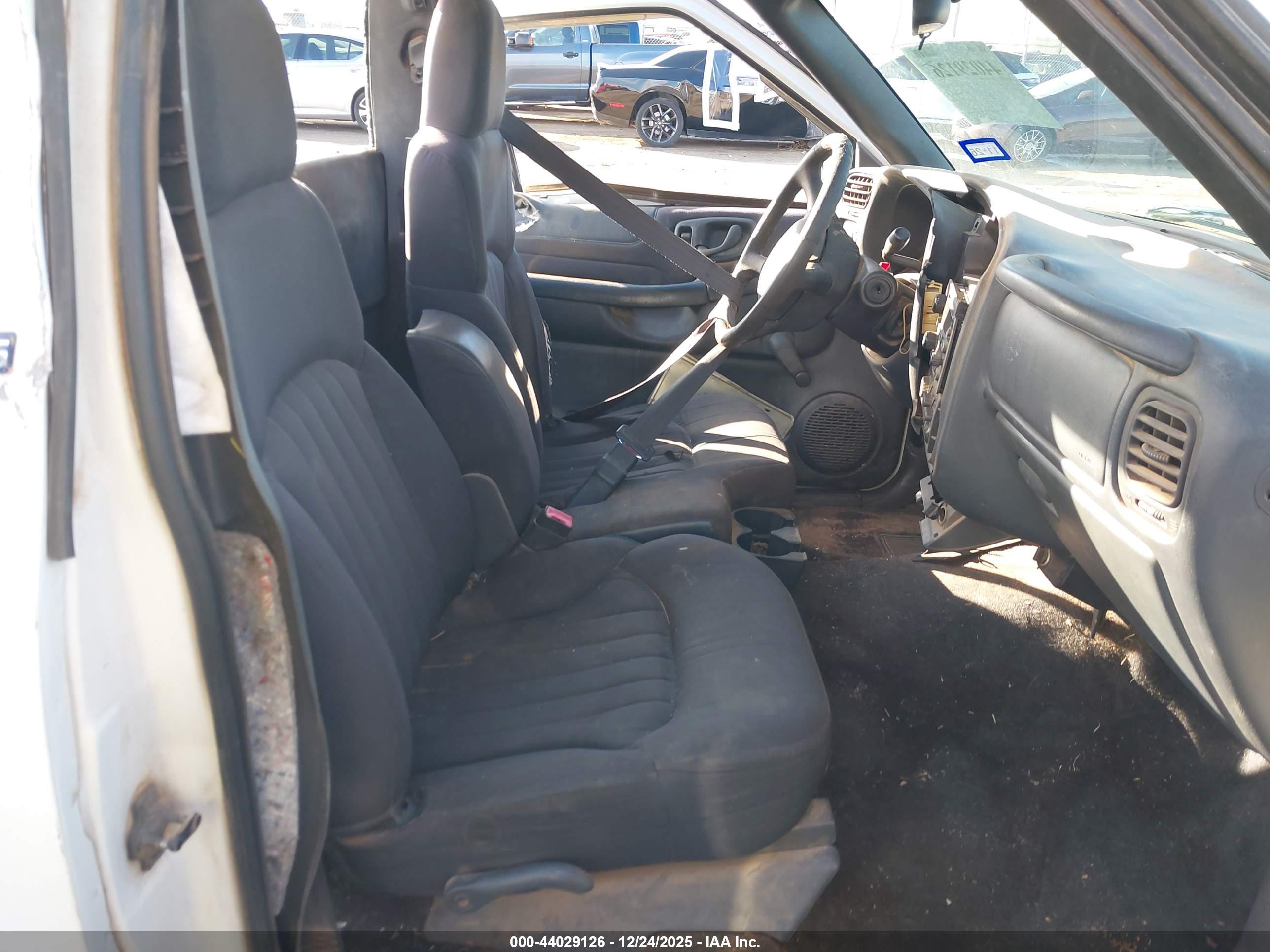 CHEVROLET S-10 image 8