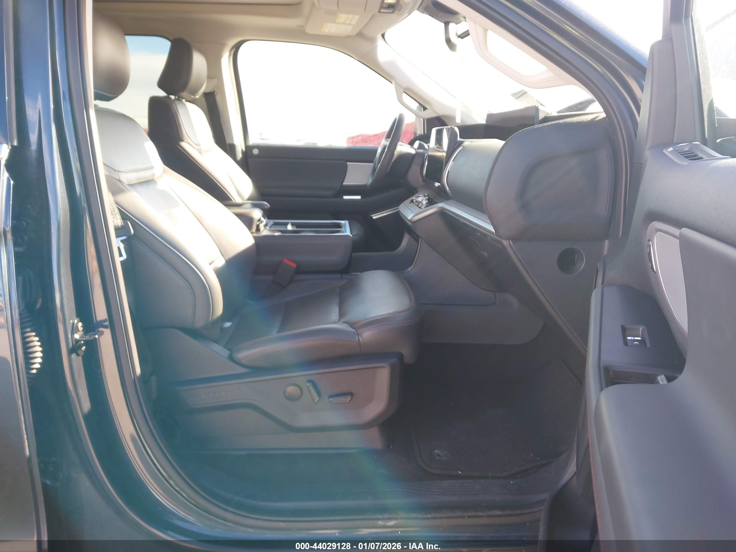 FORD EXPEDITION image 5