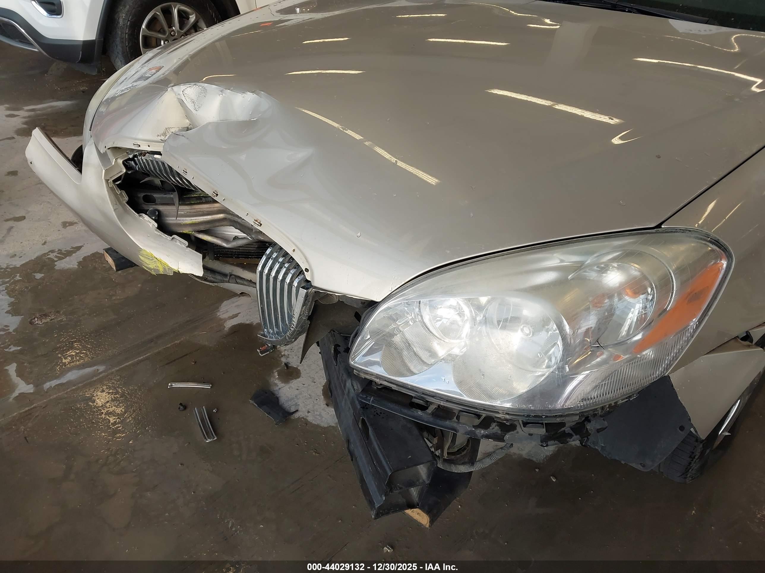 BUICK LUCERNE image 6