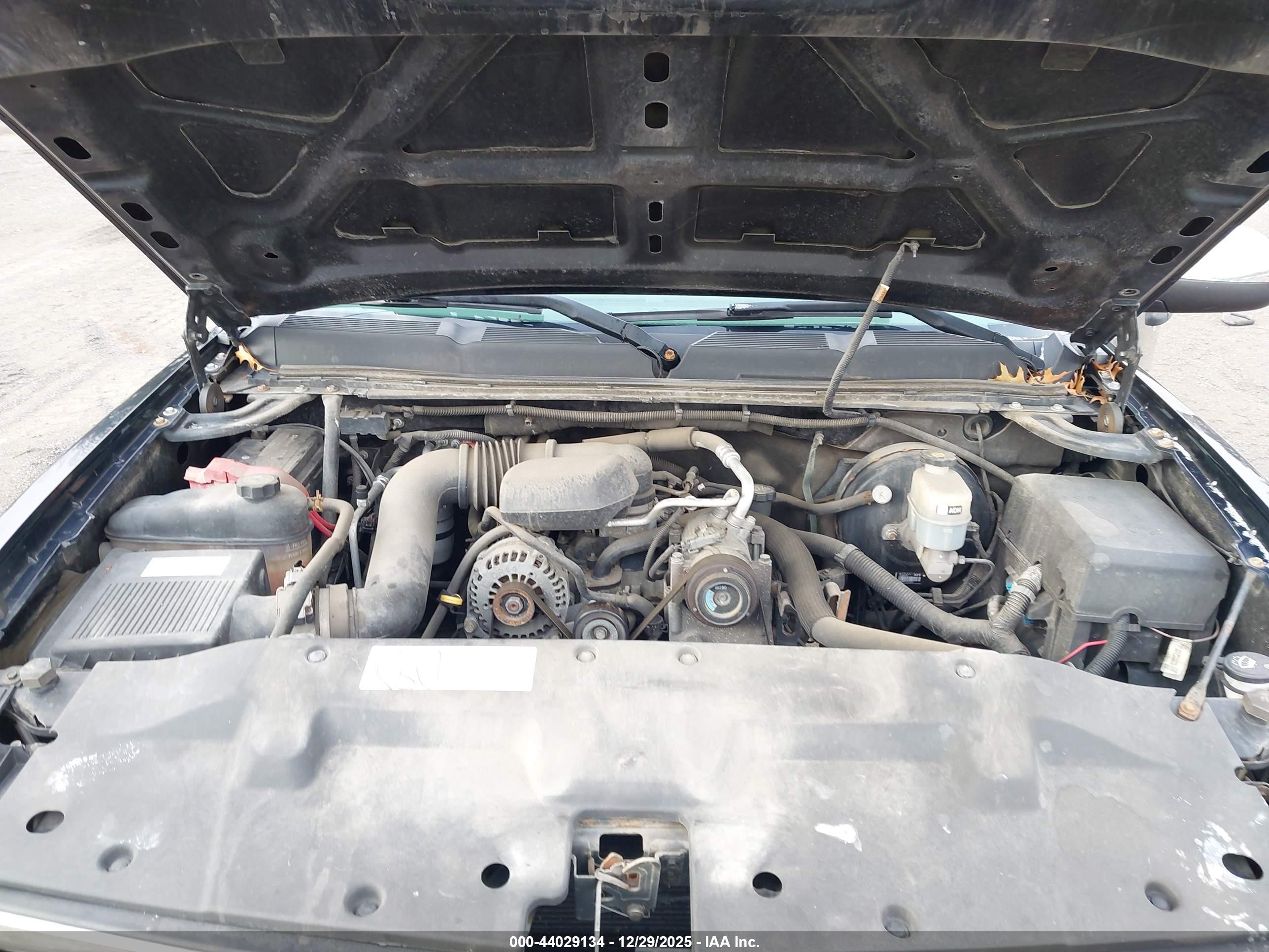 CHEVROLET SILVERADO image 10