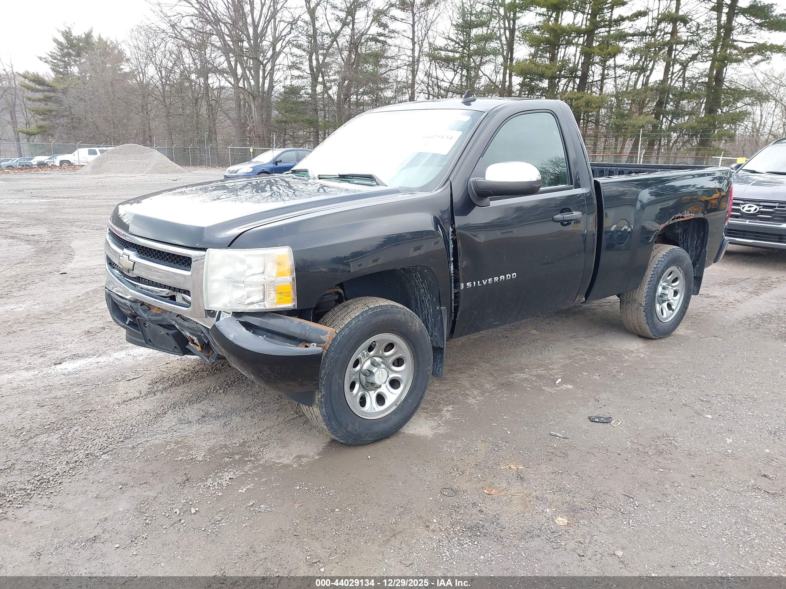 CHEVROLET SILVERADO image 2