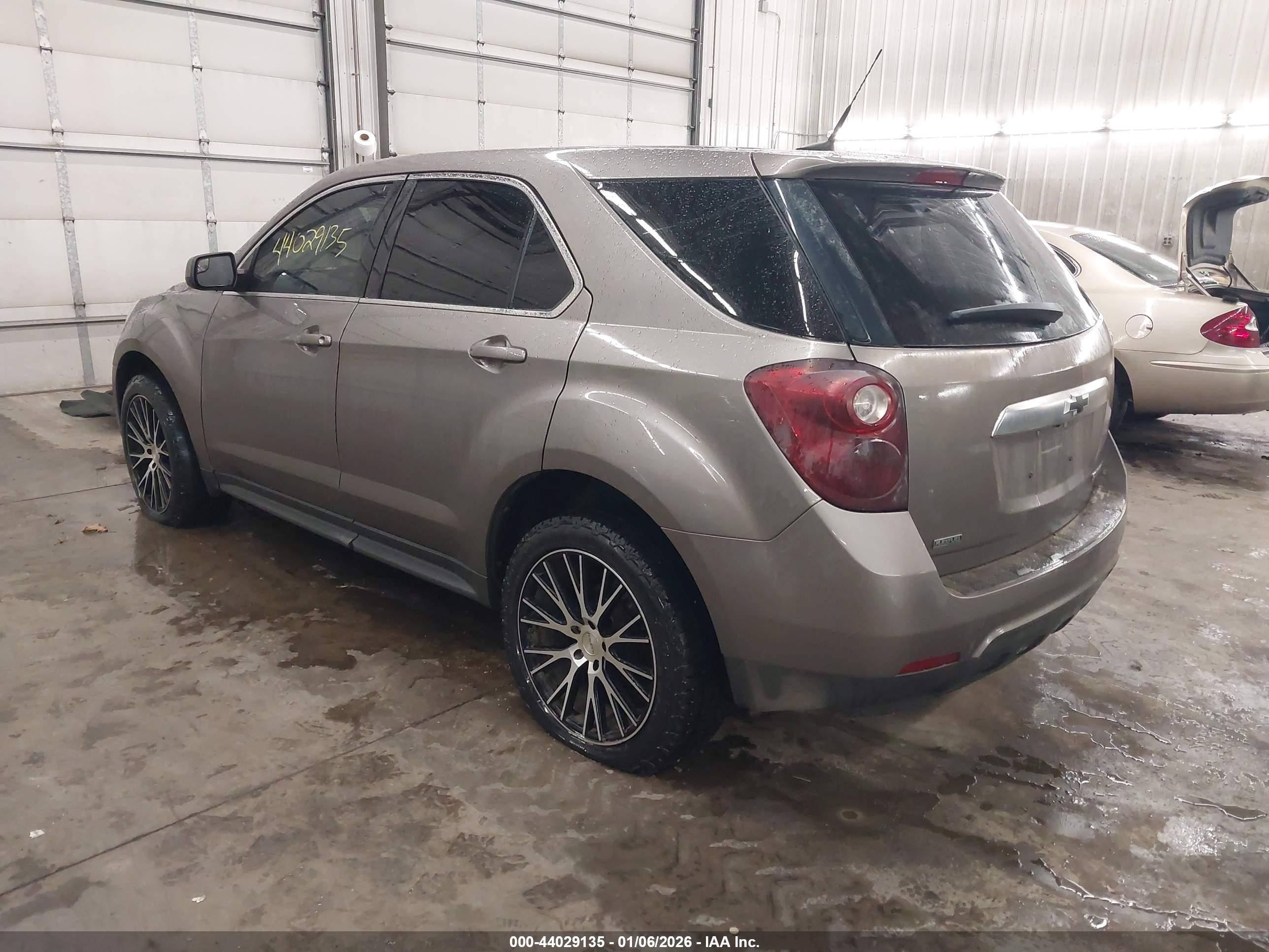 CHEVROLET EQUINOX image 3