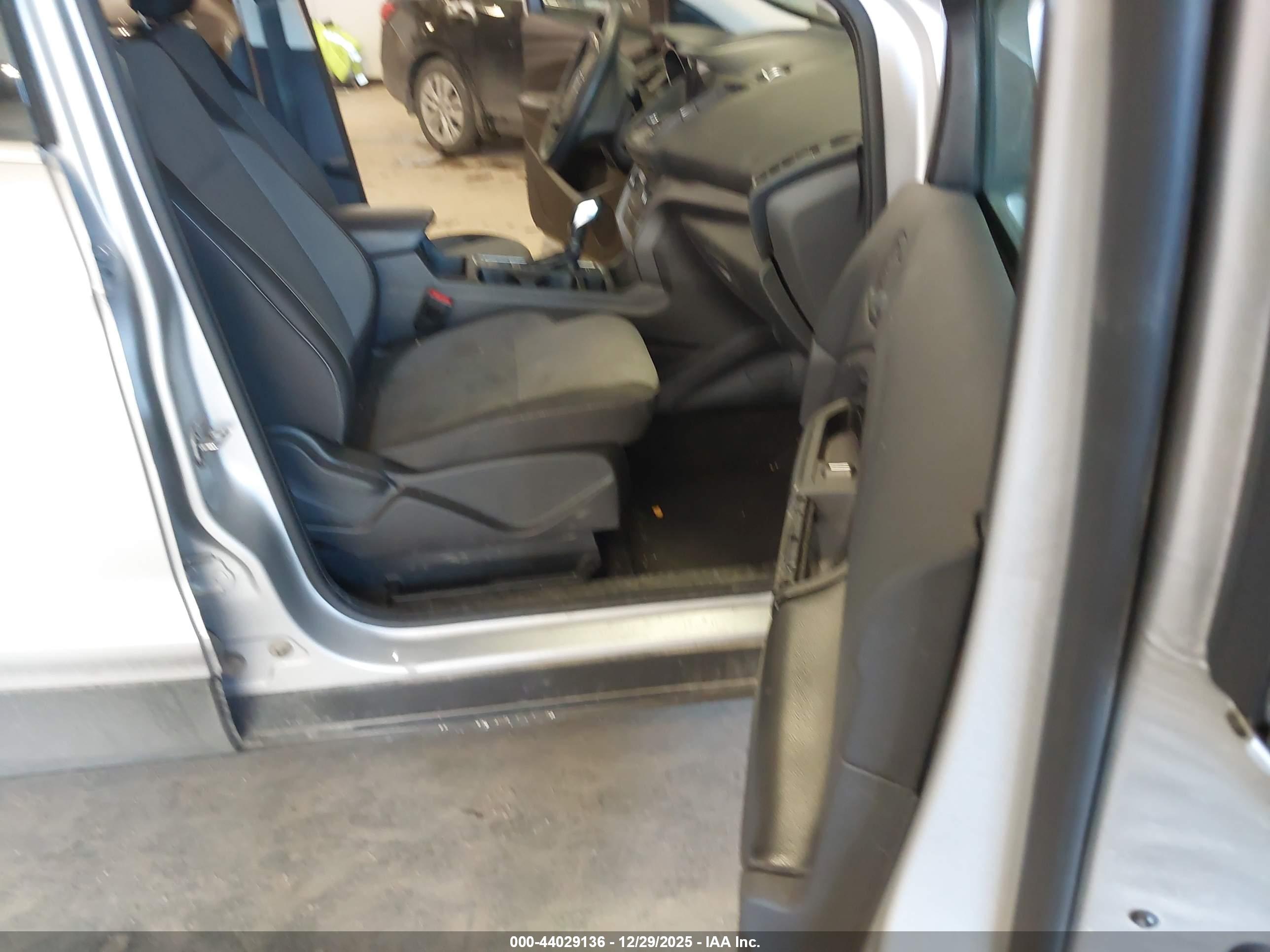FORD ESCAPE image 5