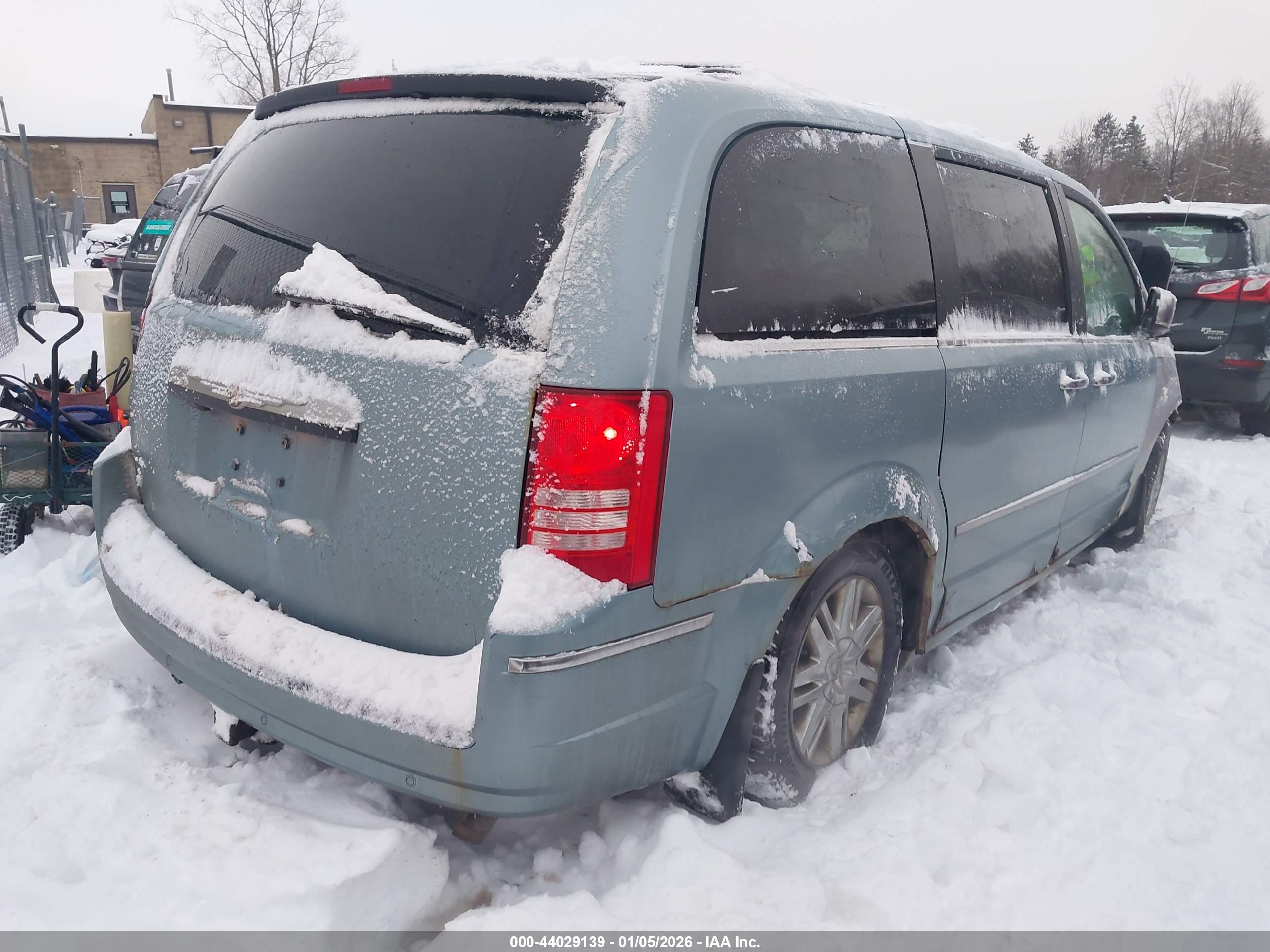 CHRYSLER TOWN image 4