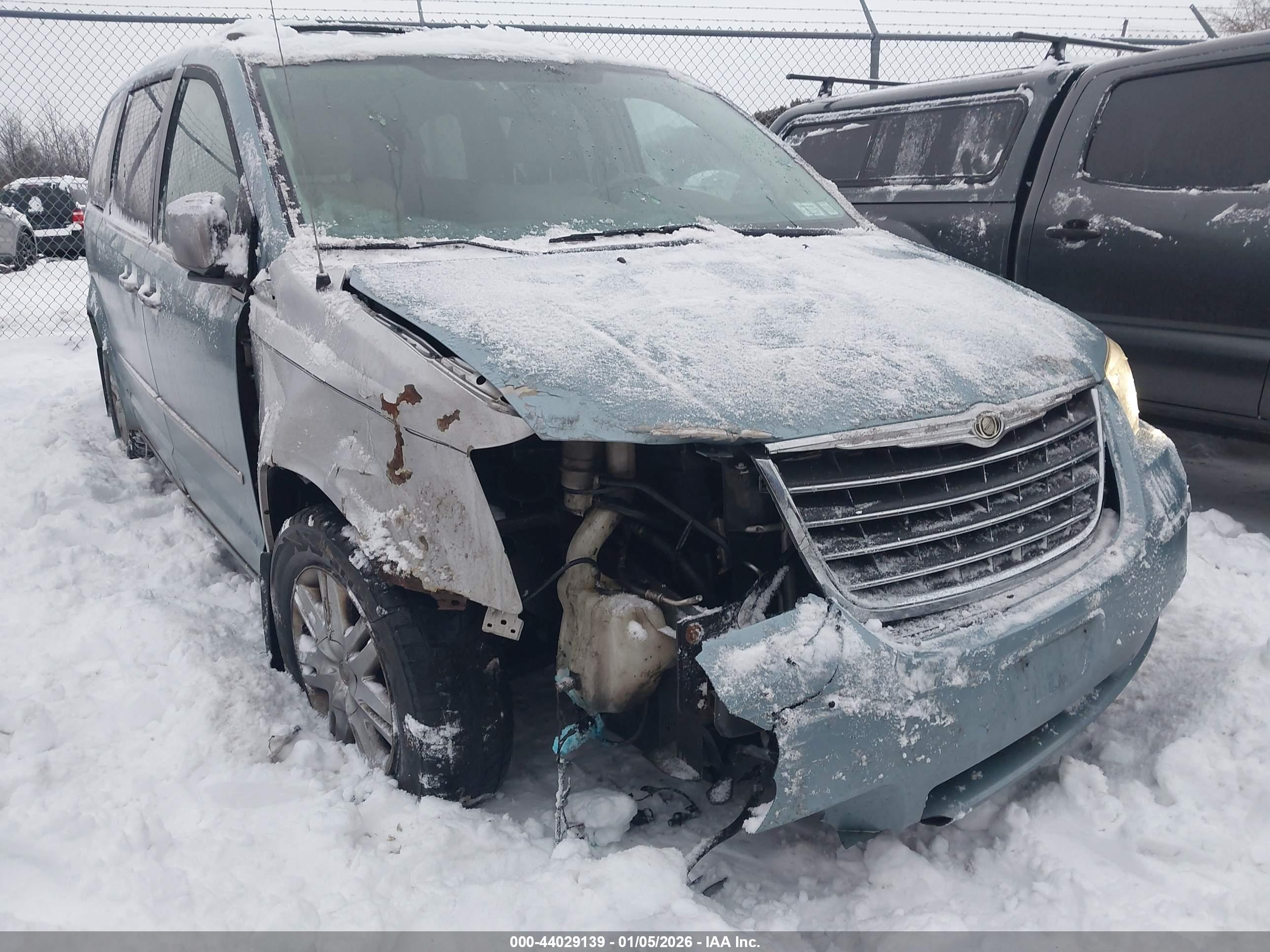 CHRYSLER TOWN image 6