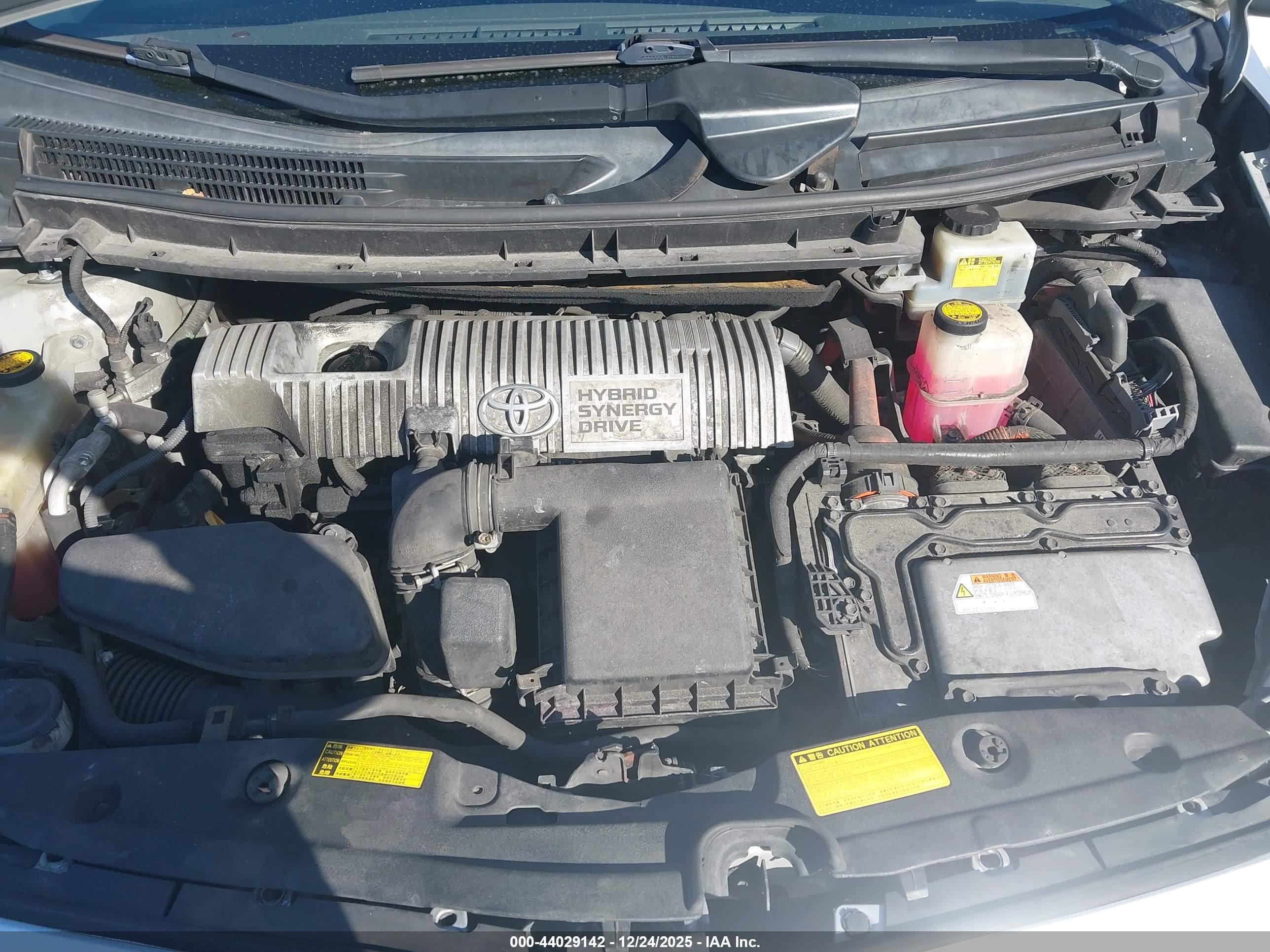 TOYOTA PRIUS image 10