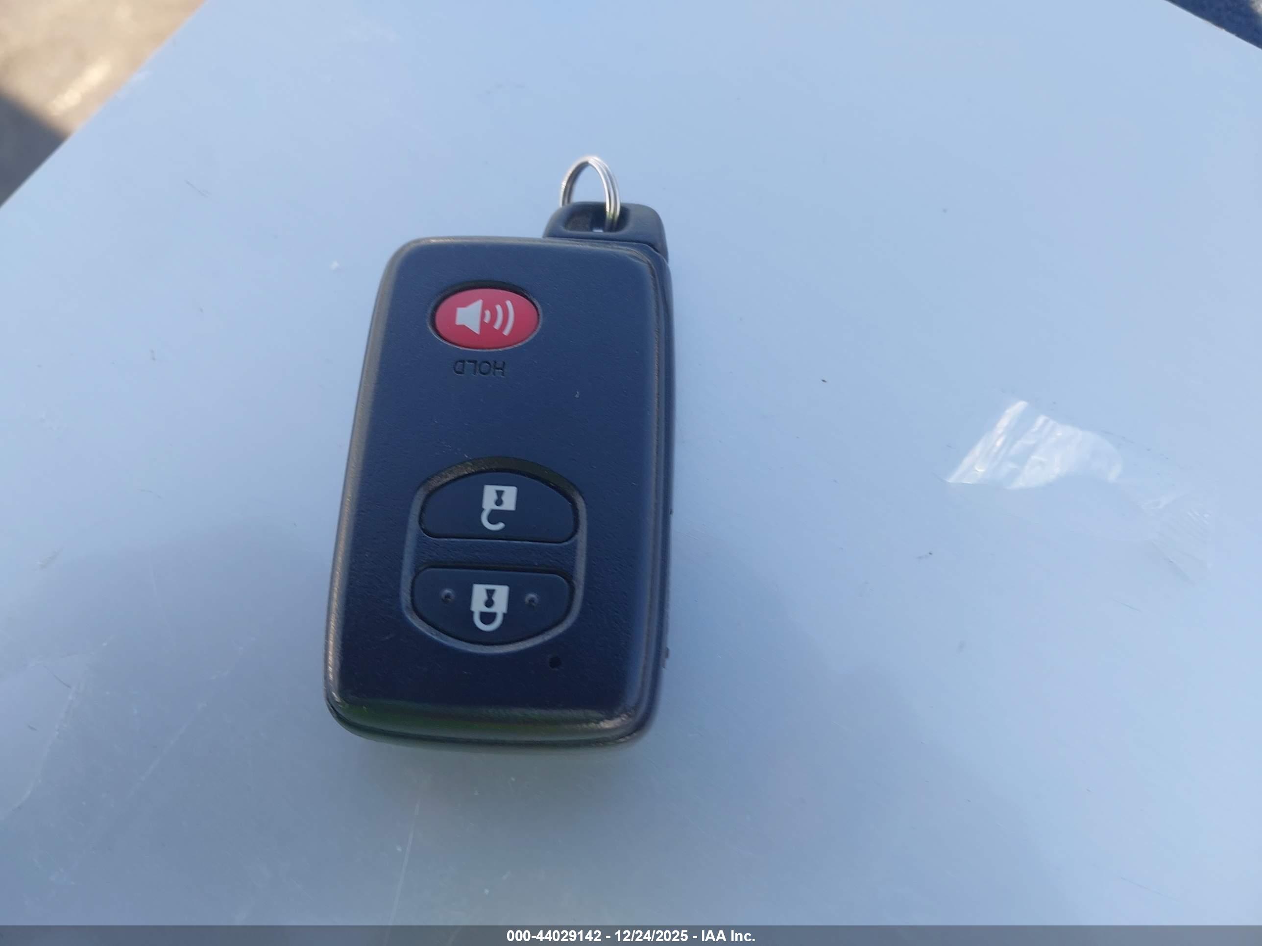 TOYOTA PRIUS image 11