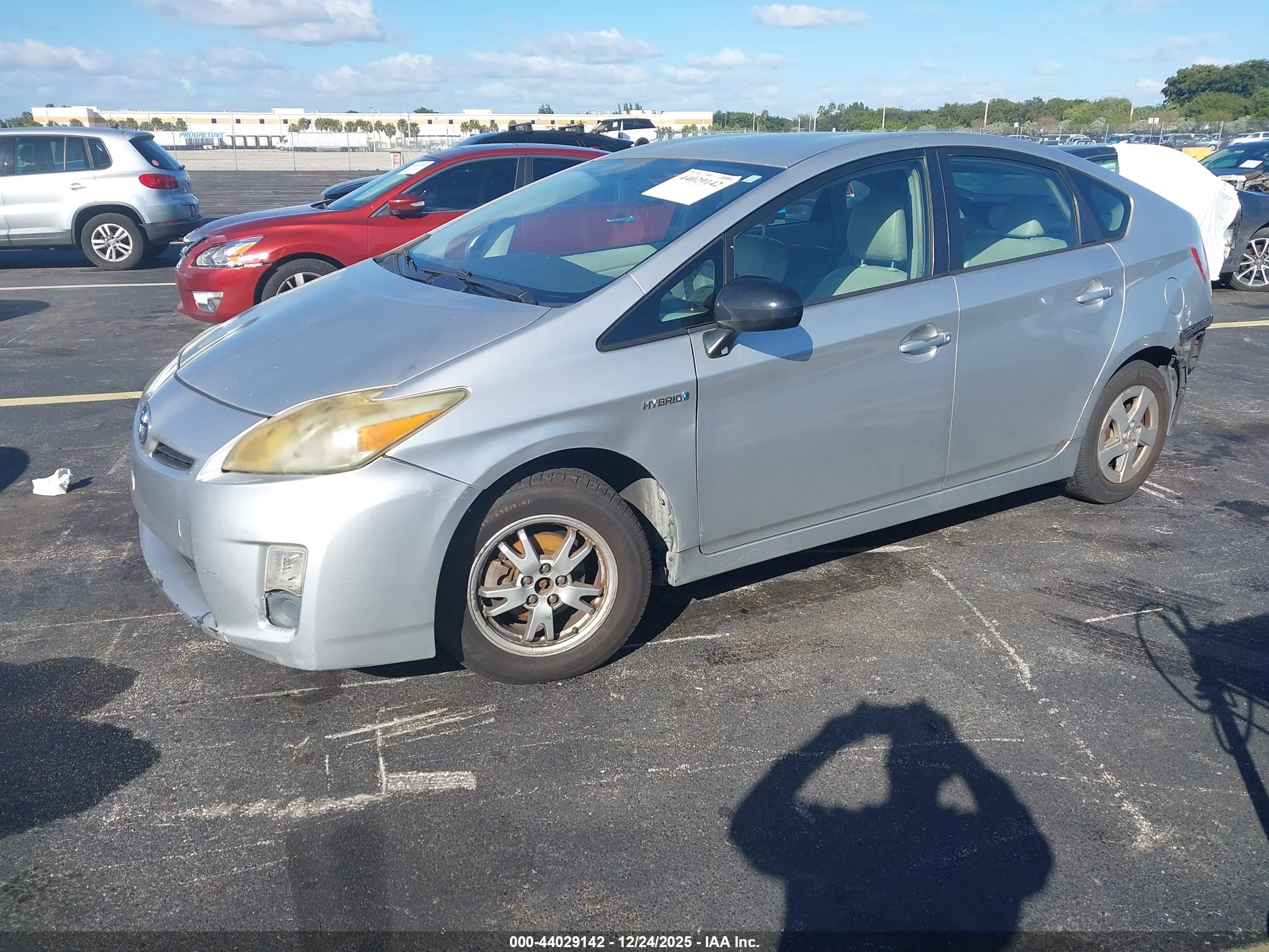 TOYOTA PRIUS image 2
