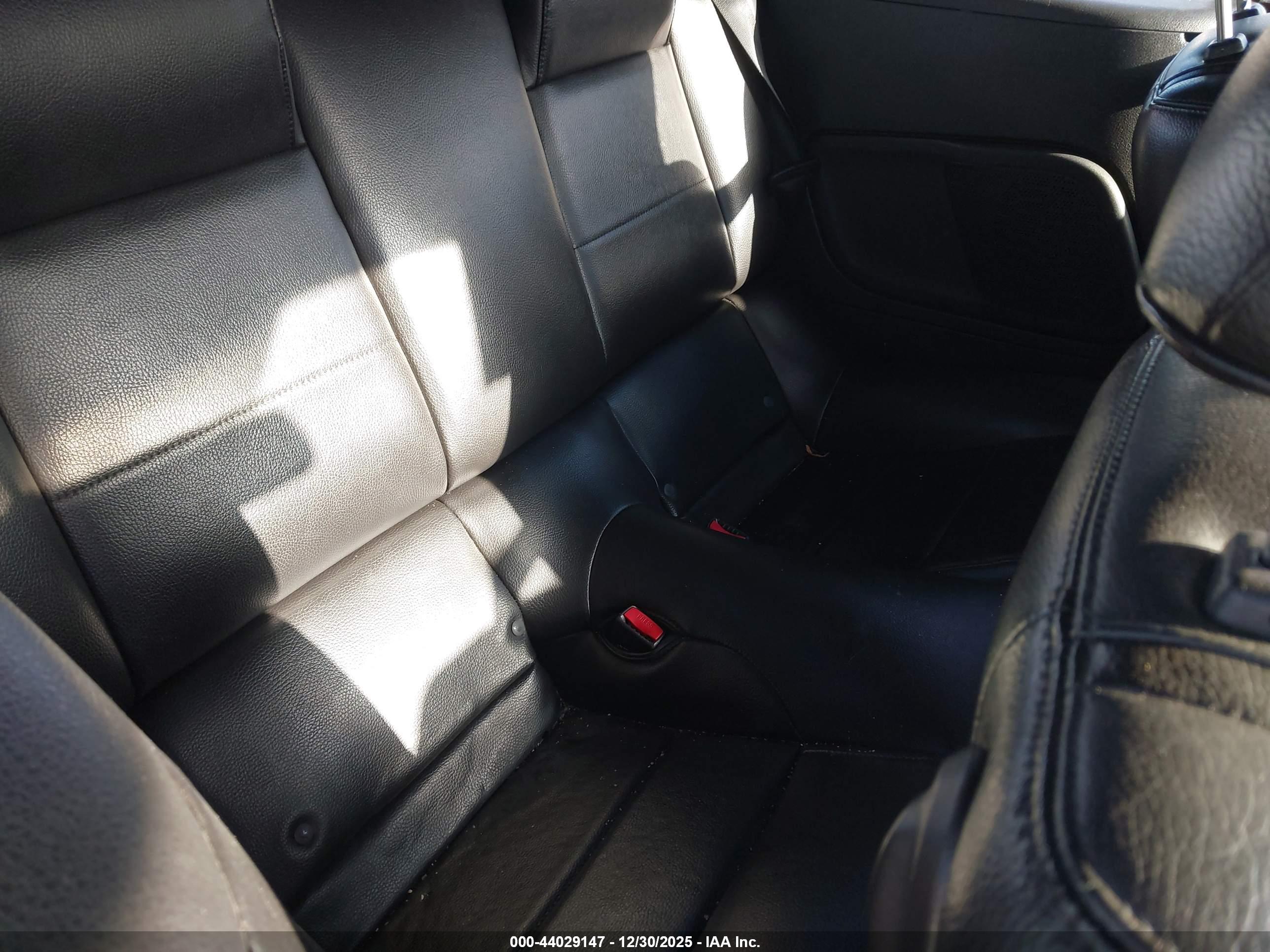 FORD MUSTANG image 8