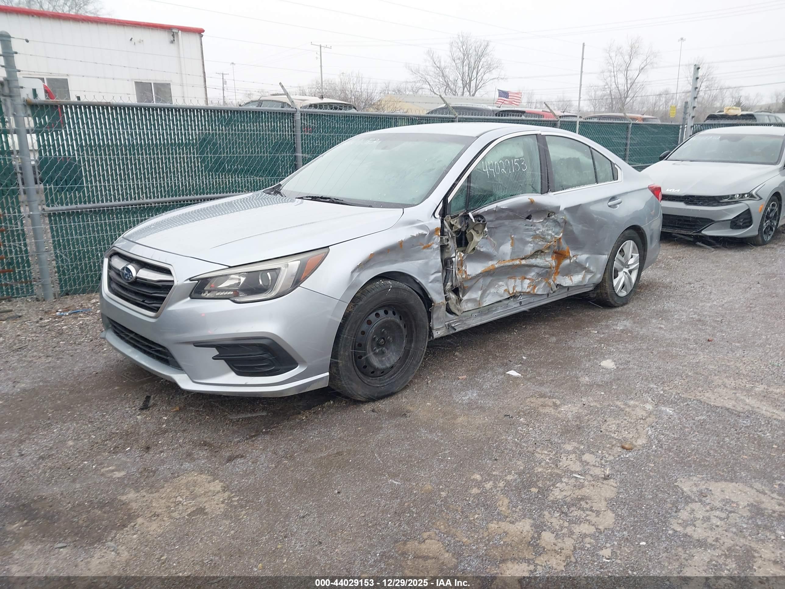 SUBARU LEGACY image 2