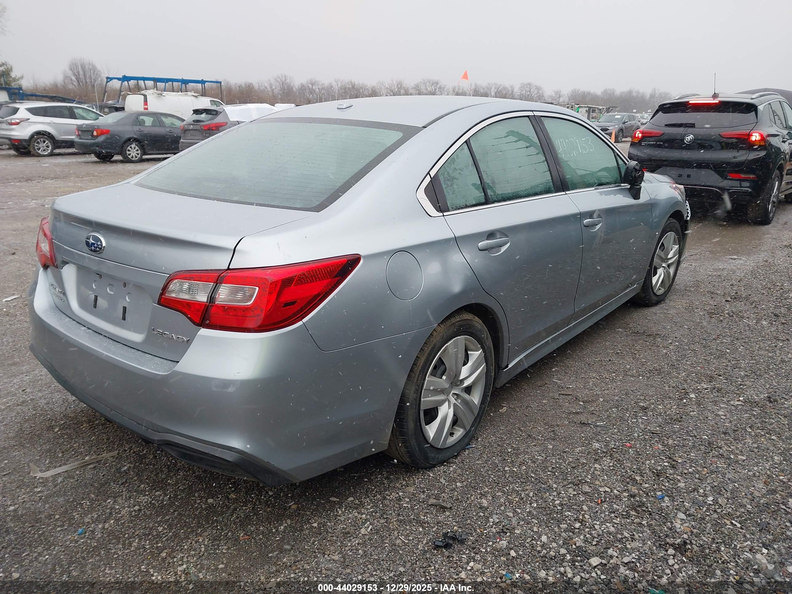 SUBARU LEGACY image 4