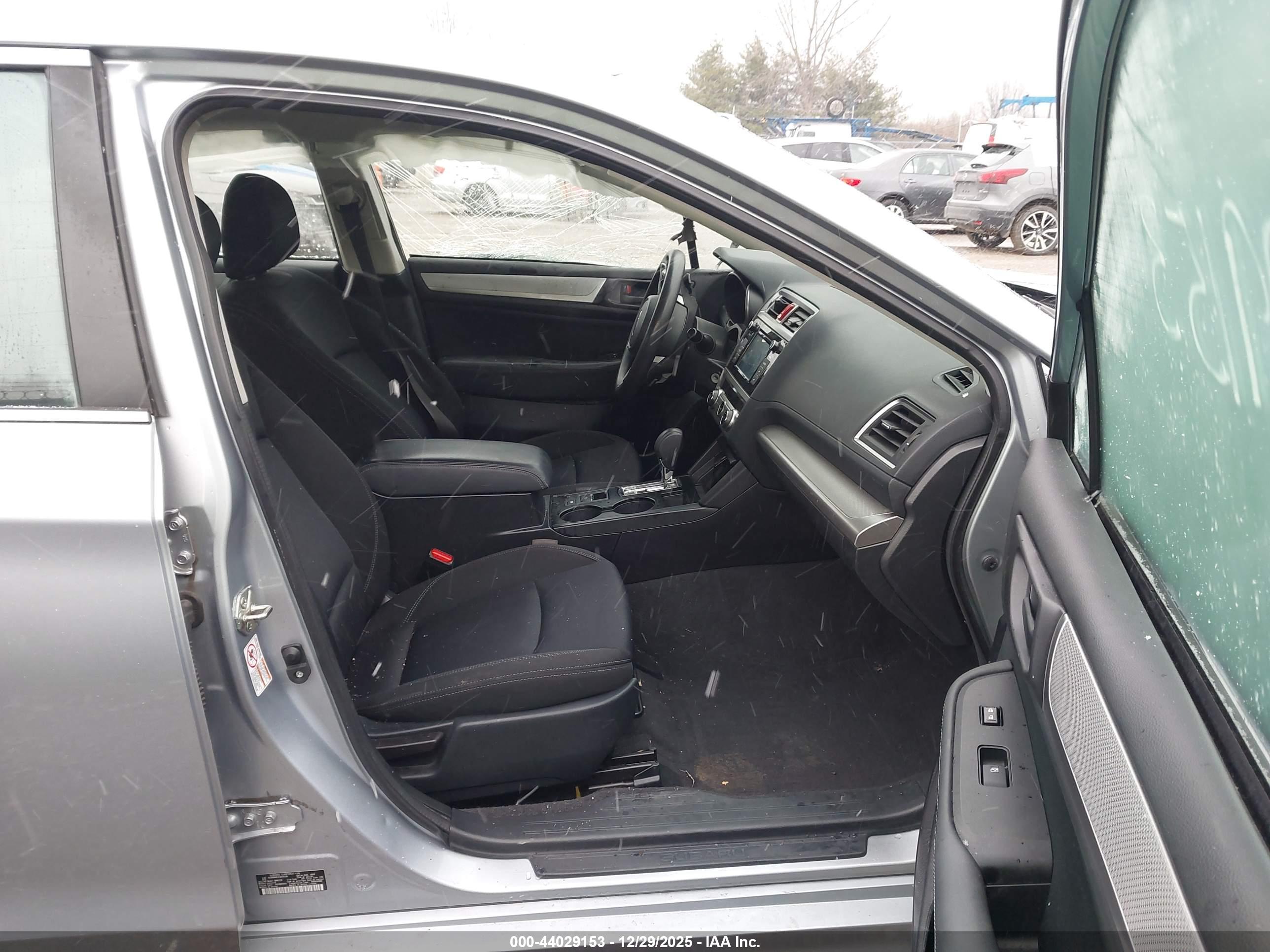 SUBARU LEGACY image 5