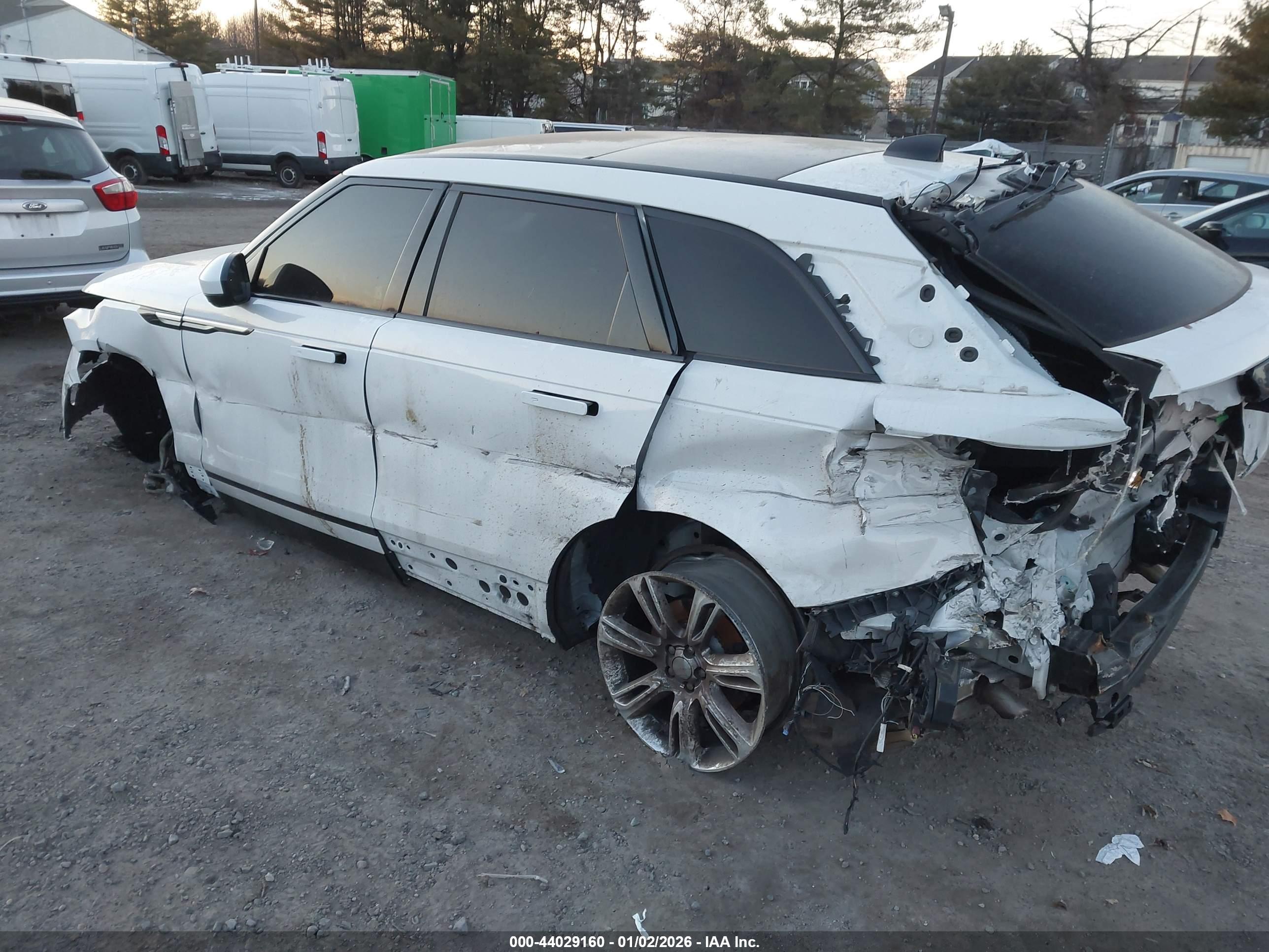 LAND ROVER image 3