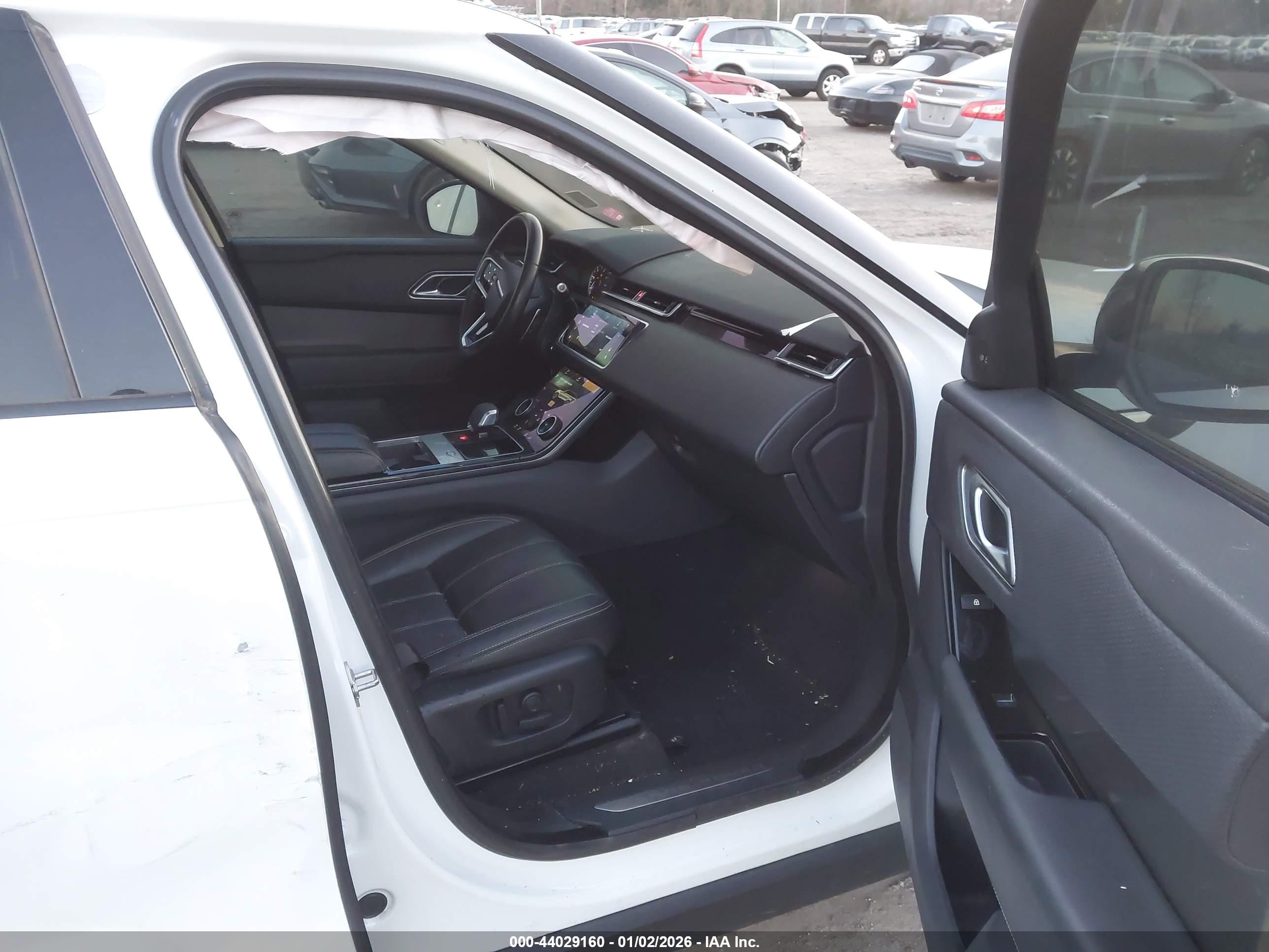 LAND ROVER image 5