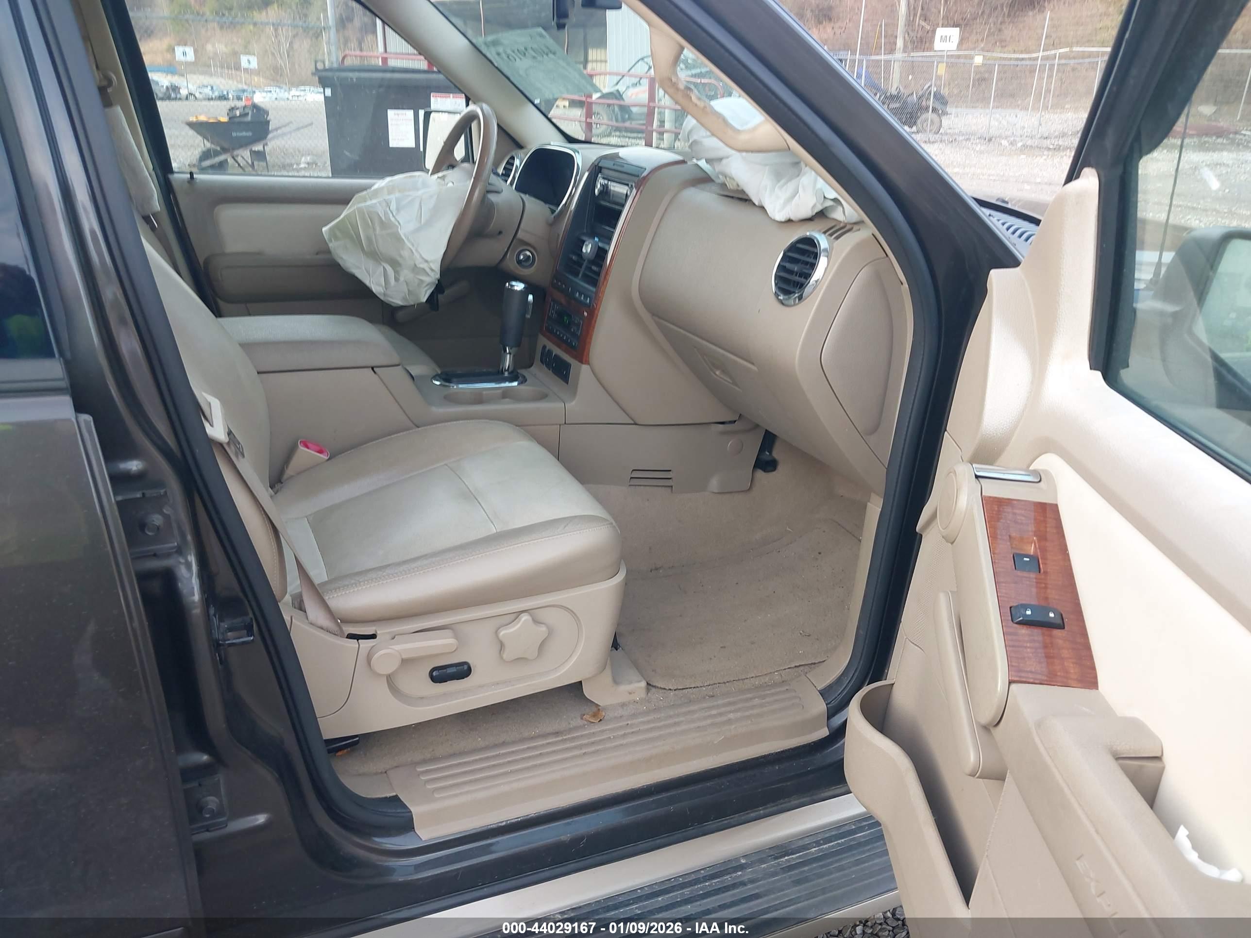 FORD EXPLORER image 5