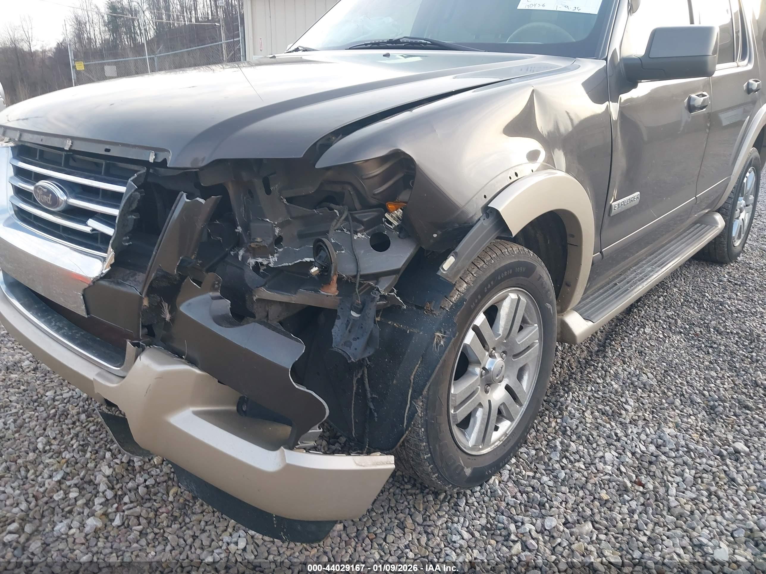 FORD EXPLORER image 6