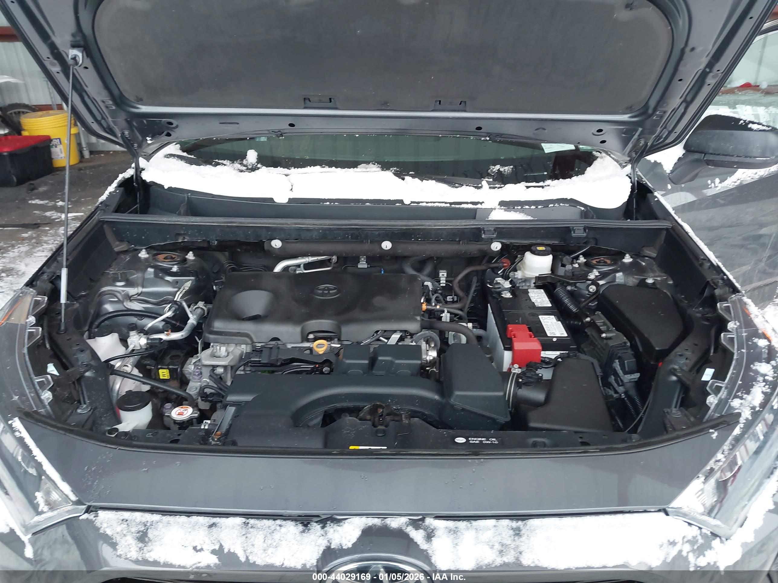 TOYOTA RAV4 image 10