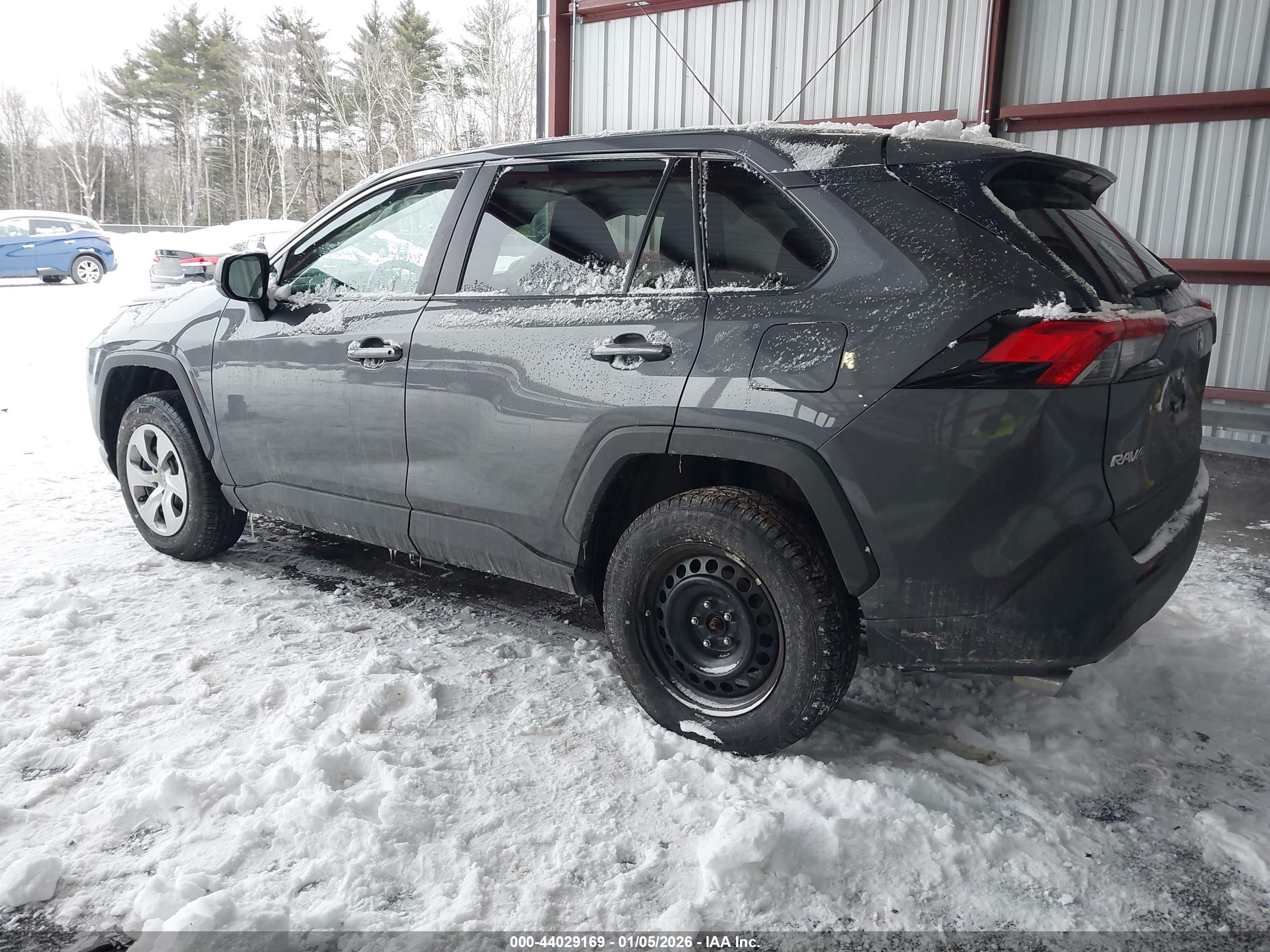 TOYOTA RAV4 image 3