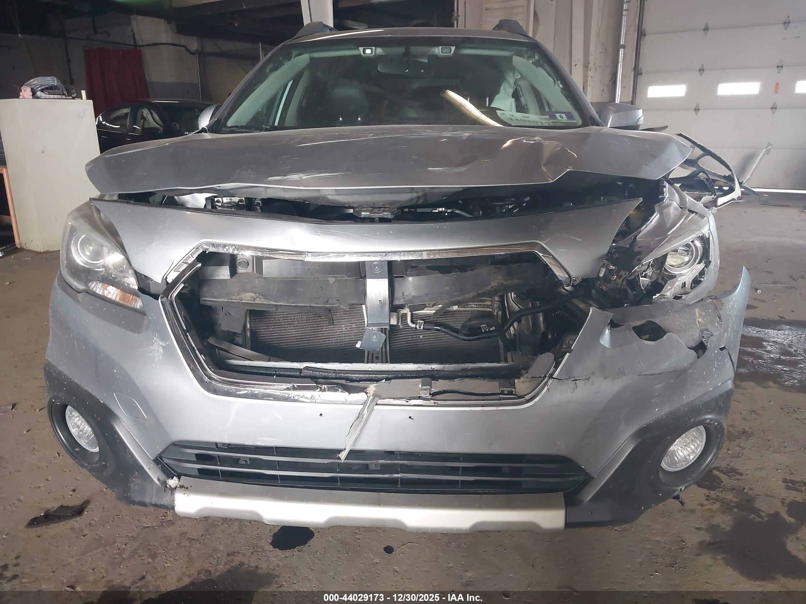 SUBARU OUTBACK image 6