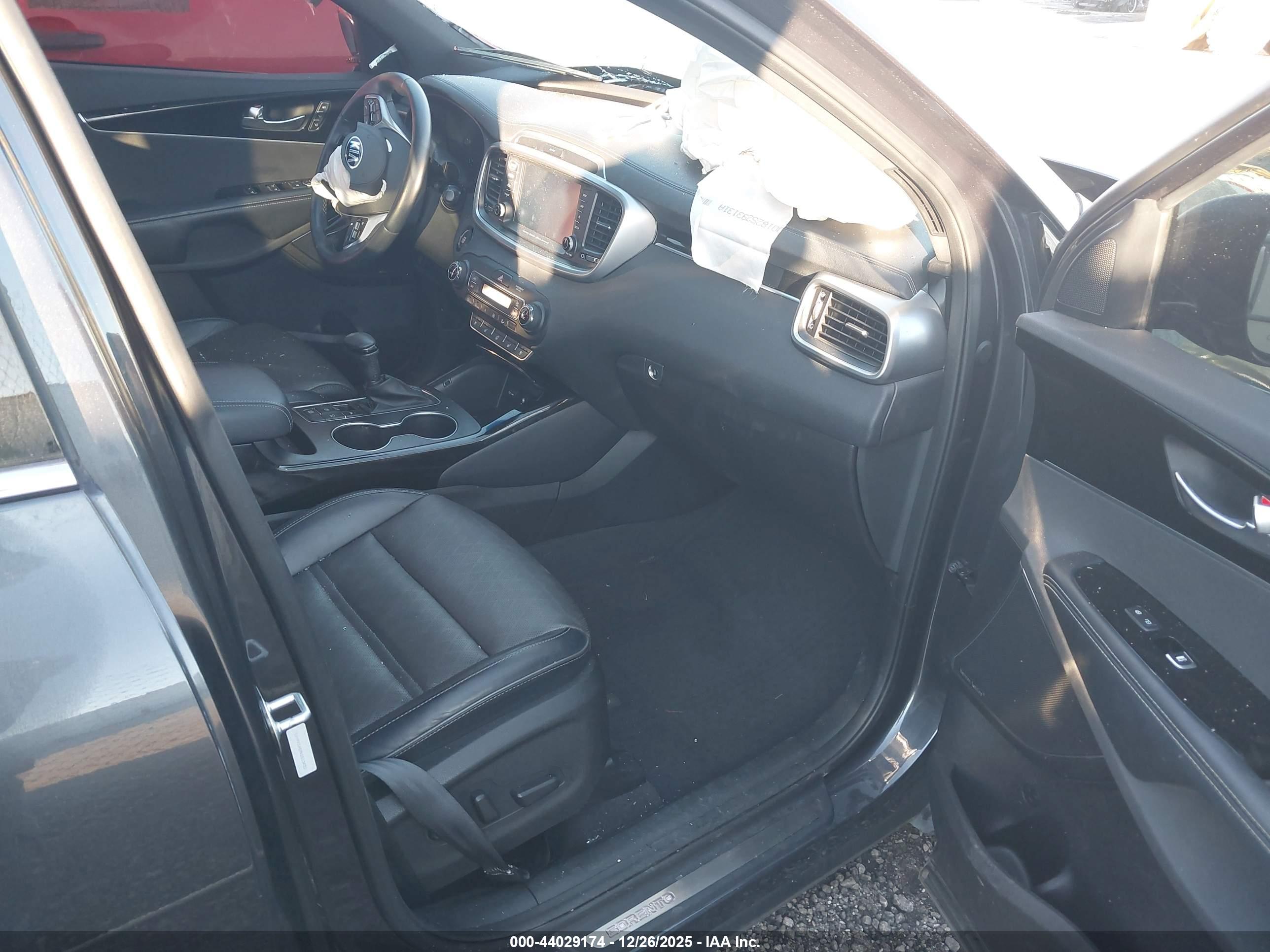 KIA SORENTO image 5