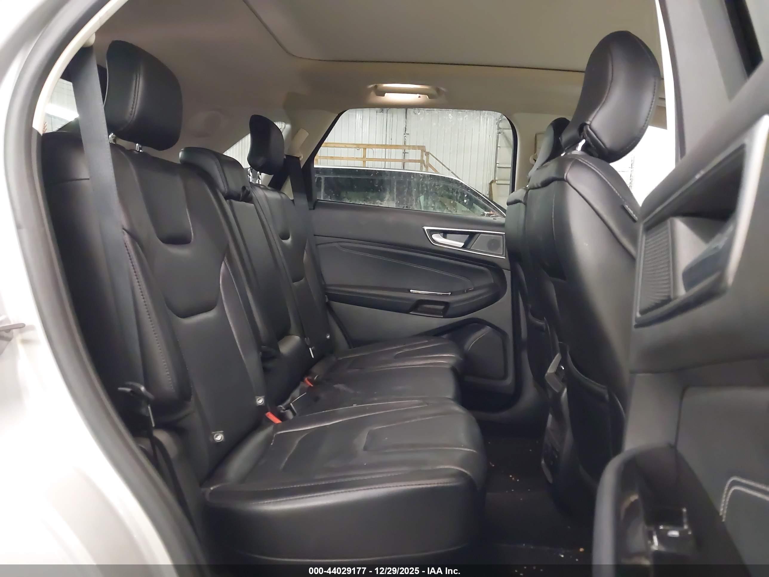 FORD EDGE image 8