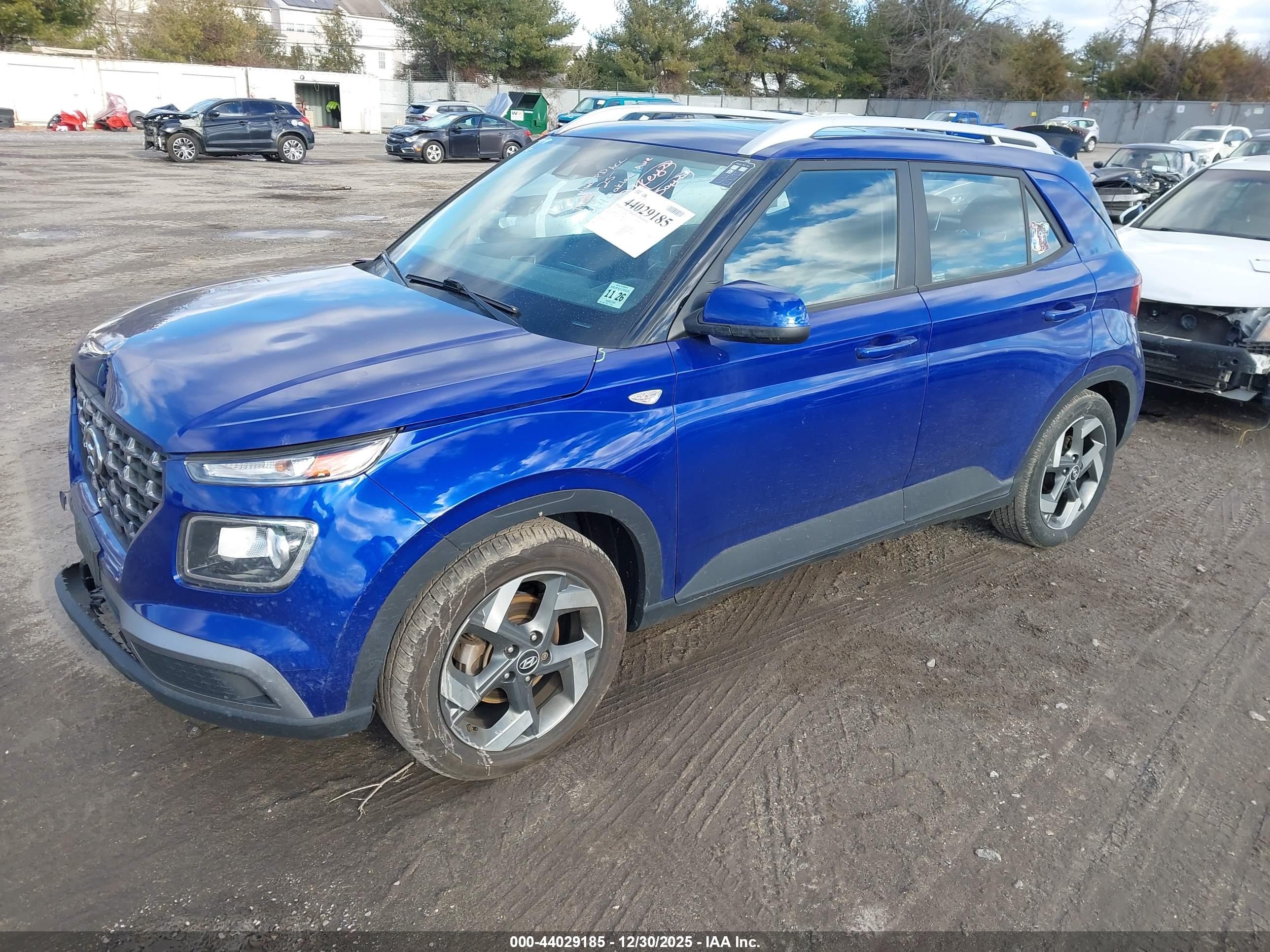 HYUNDAI VENUE image 2