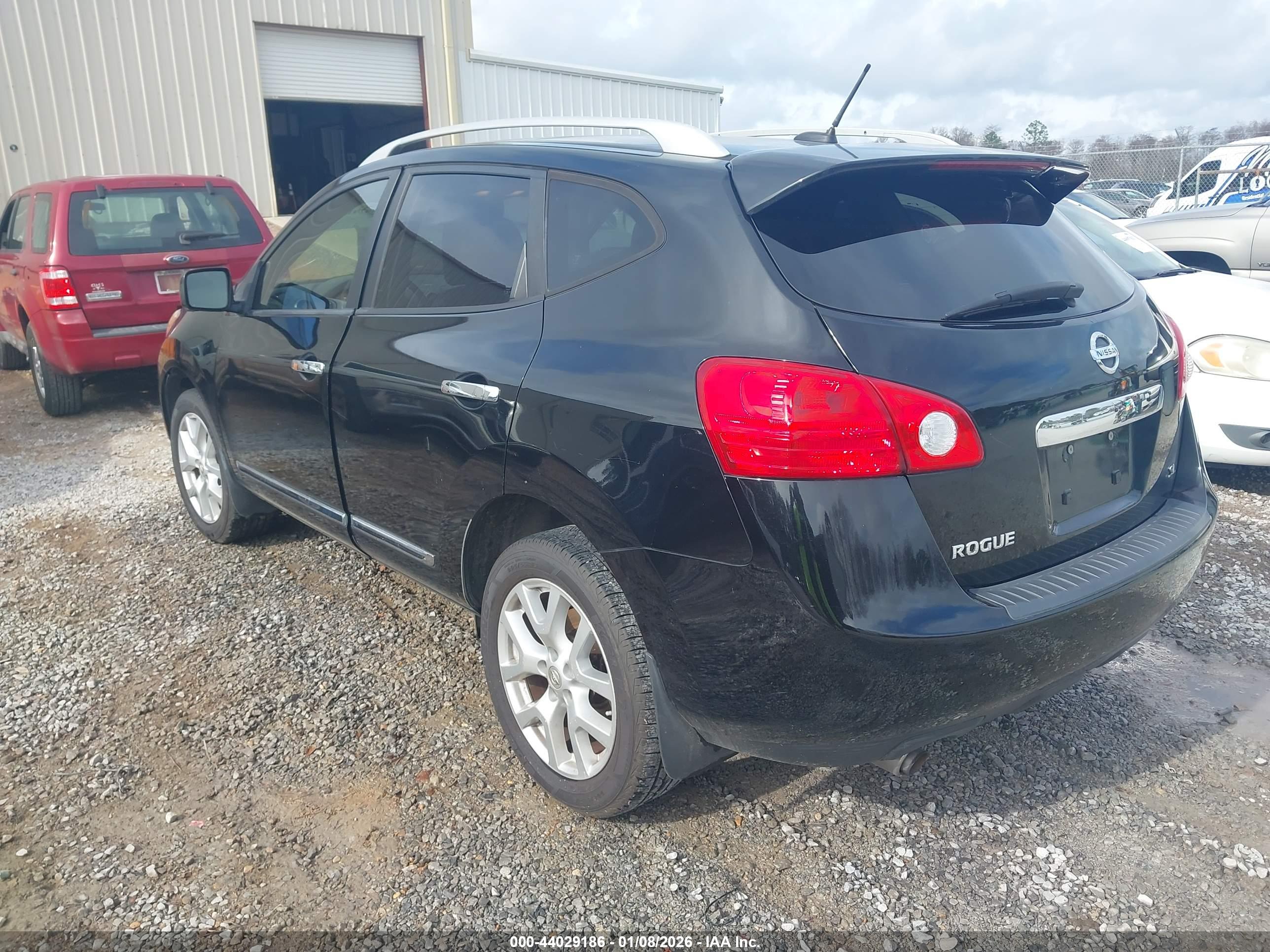 NISSAN ROGUE image 3