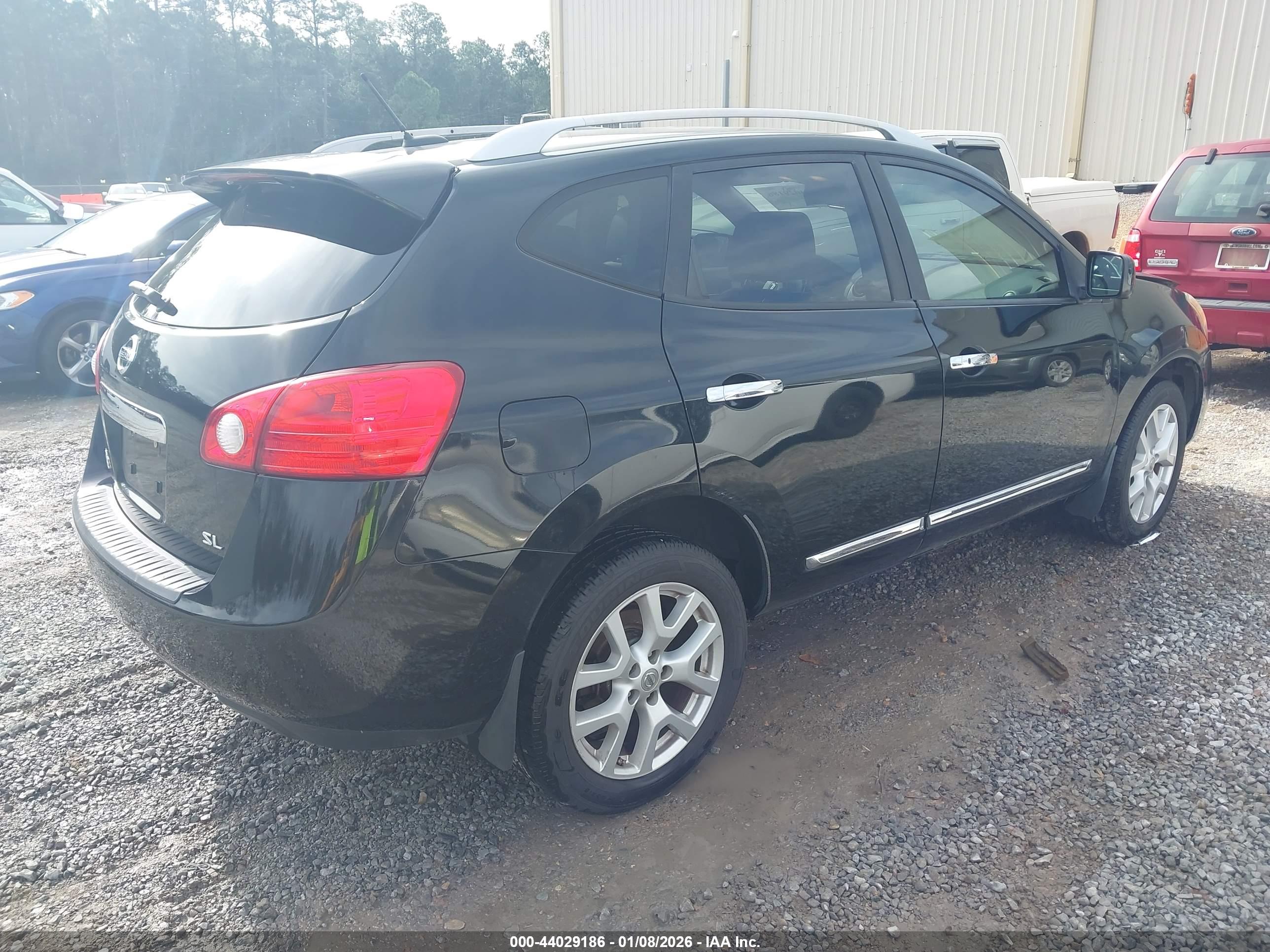 NISSAN ROGUE image 4