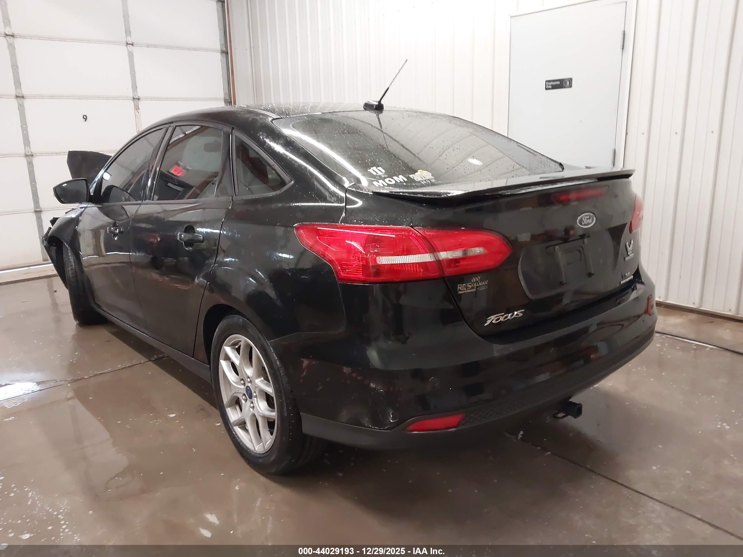 FORD FOCUS image 3