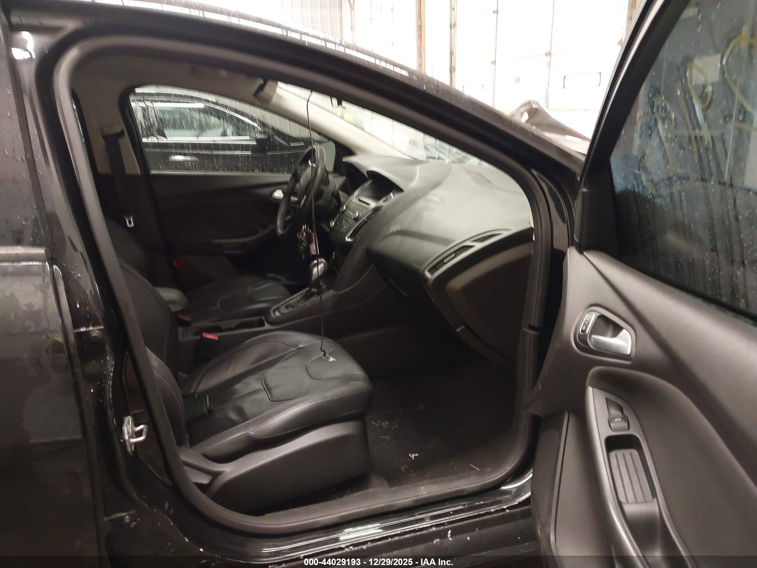 FORD FOCUS image 5