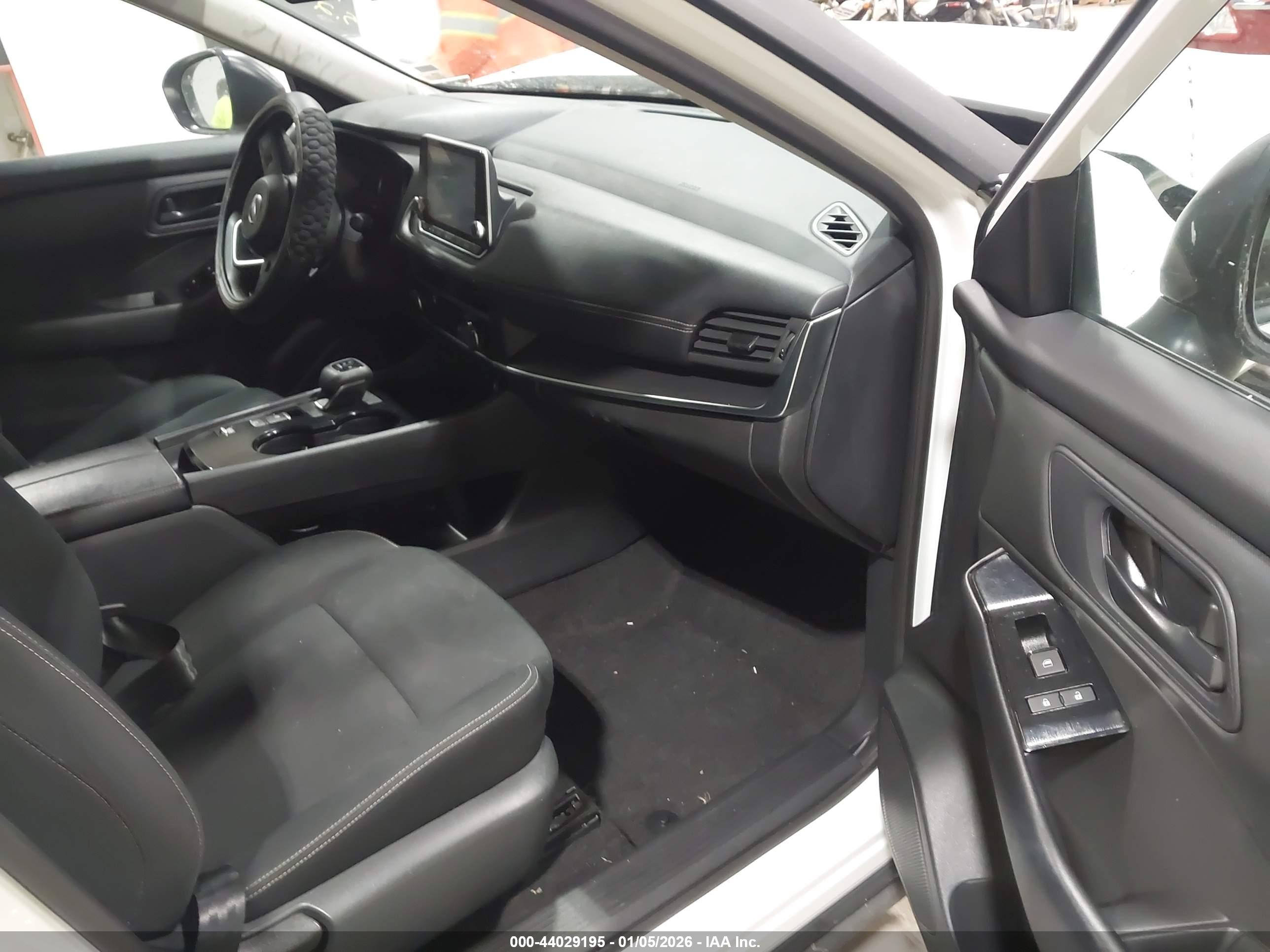 NISSAN ROGUE image 5