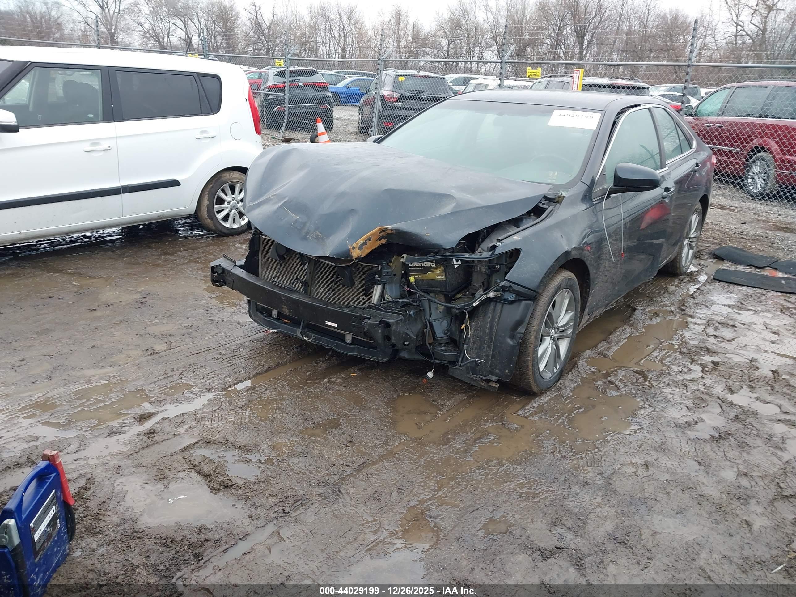 TOYOTA CAMRY image 2