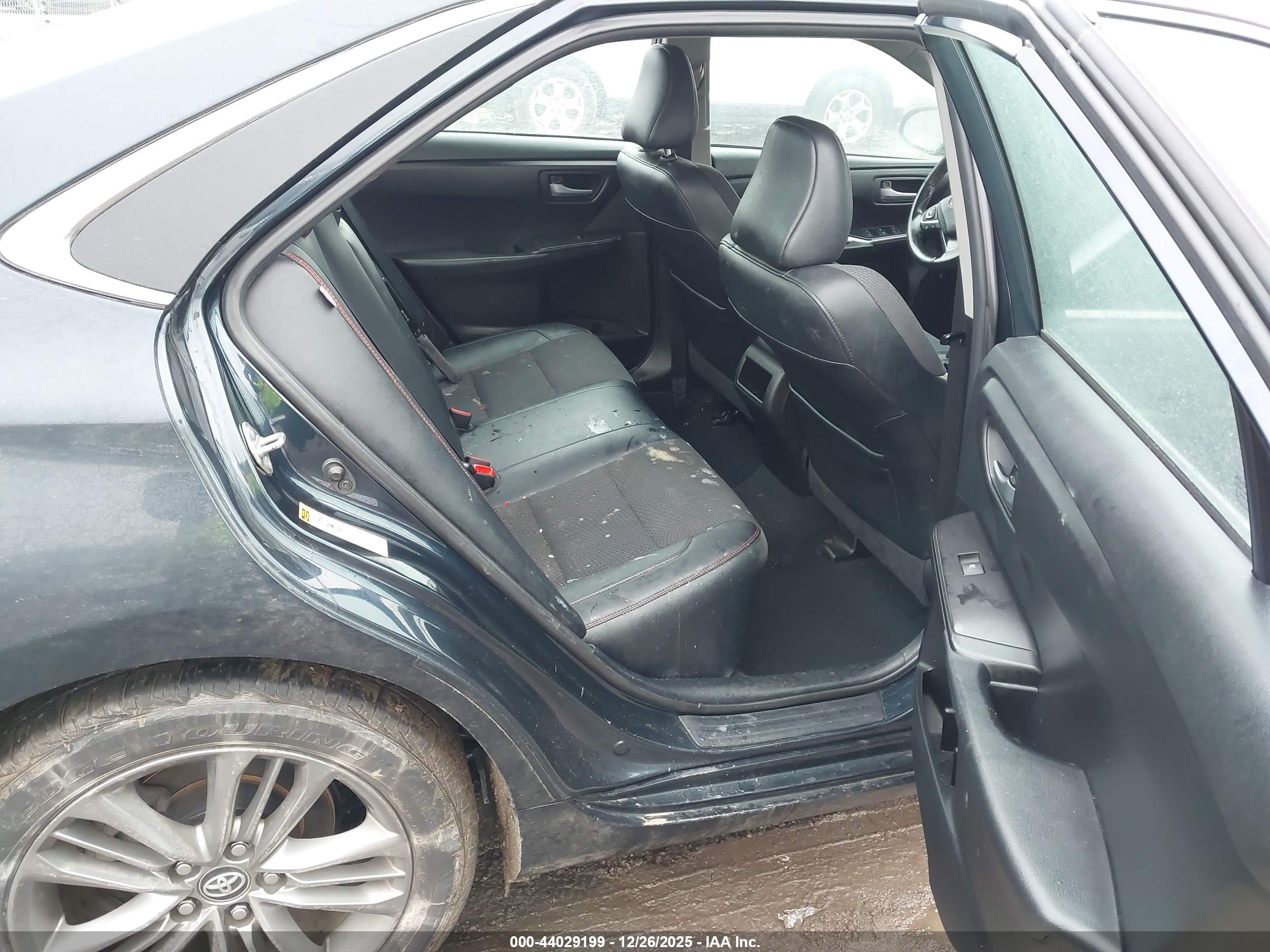 TOYOTA CAMRY image 8