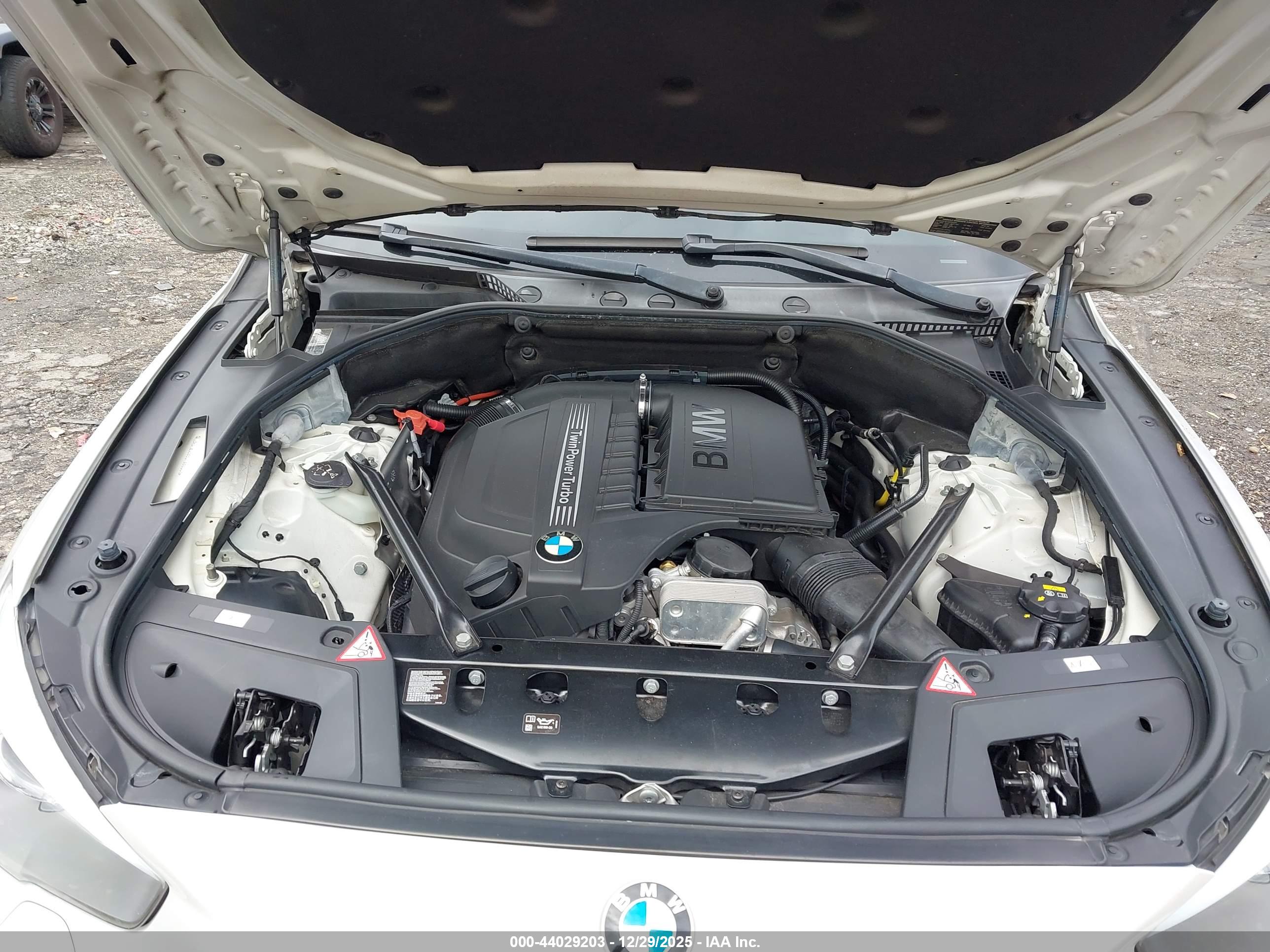 BMW 535I image 10