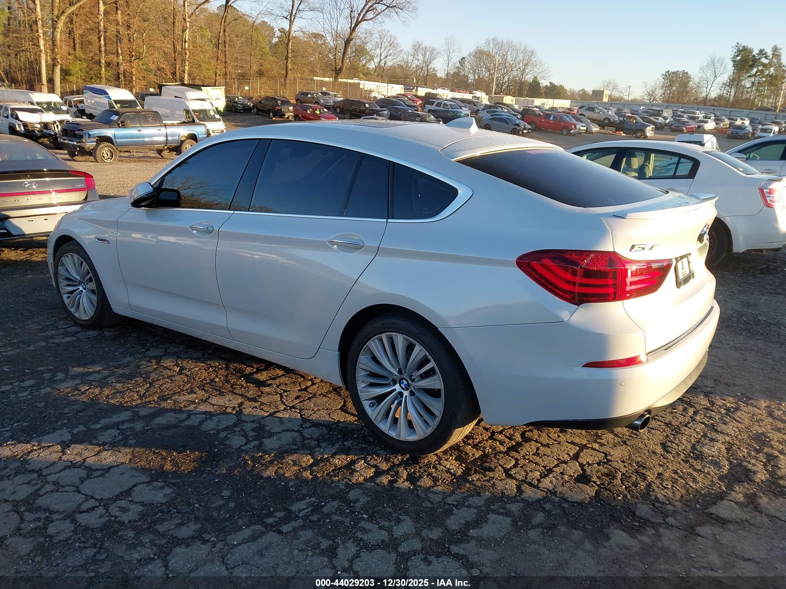 BMW 535I image 3