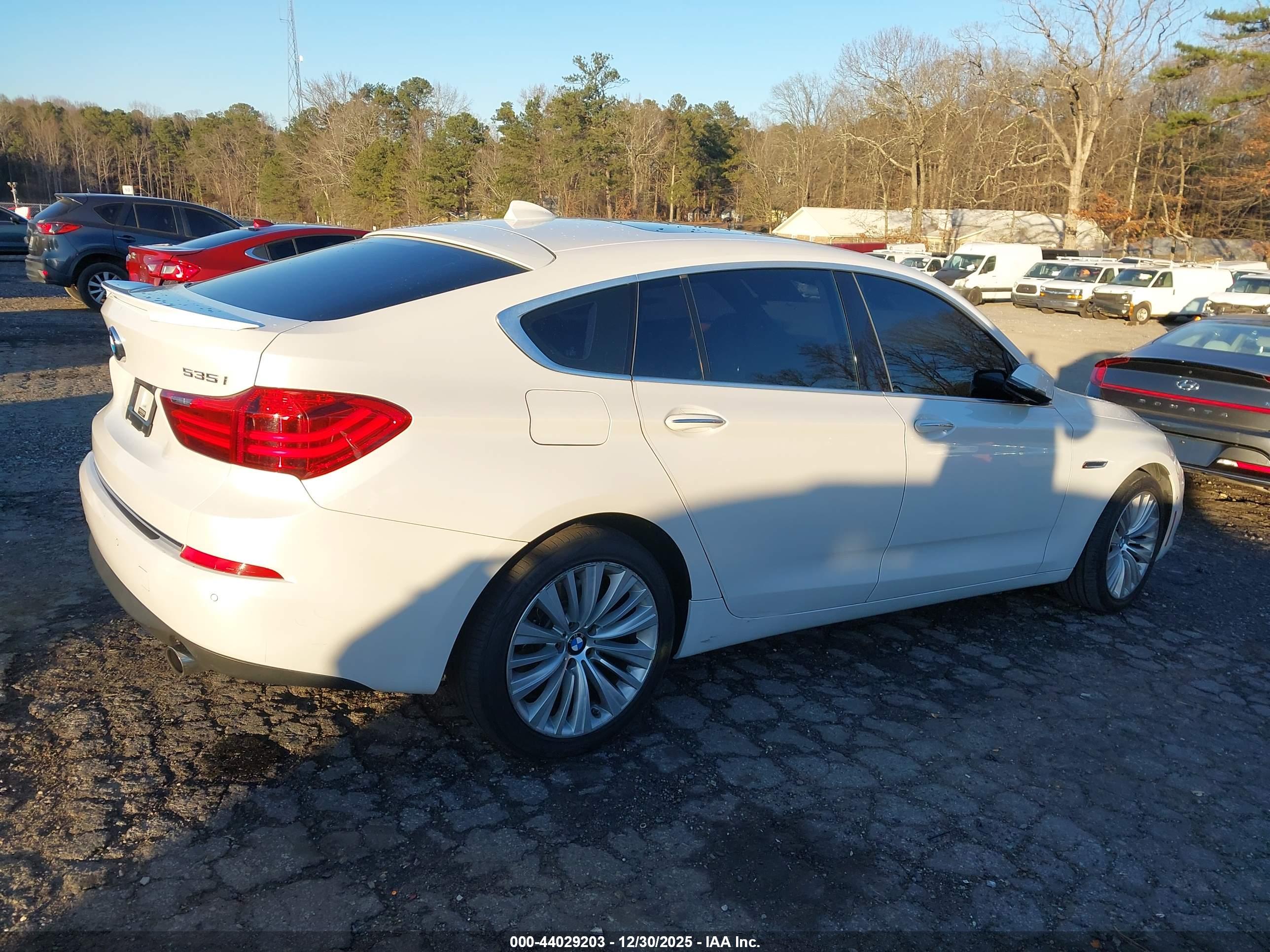 BMW 535I image 4
