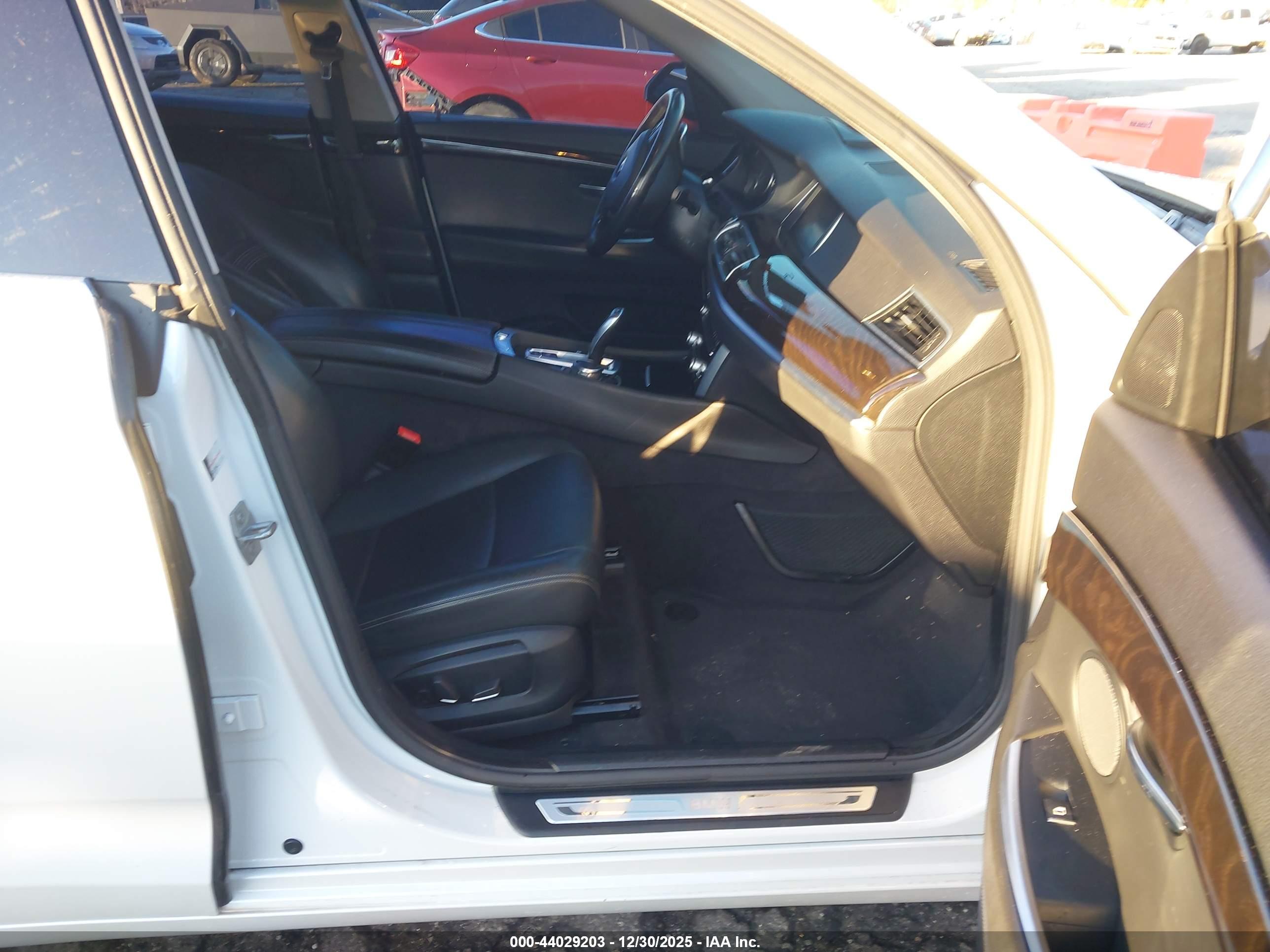 BMW 535I image 5