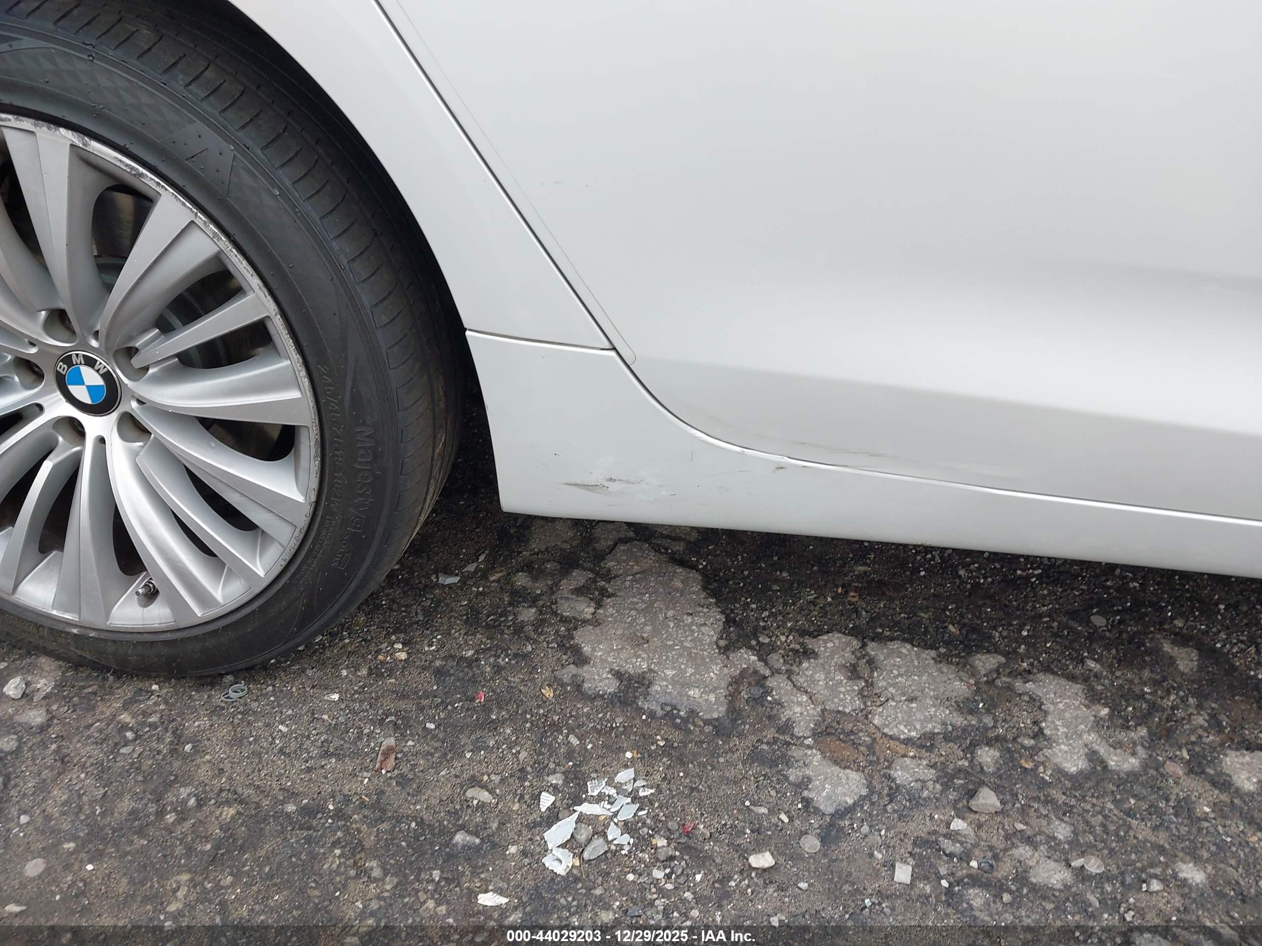 BMW 535I image 6