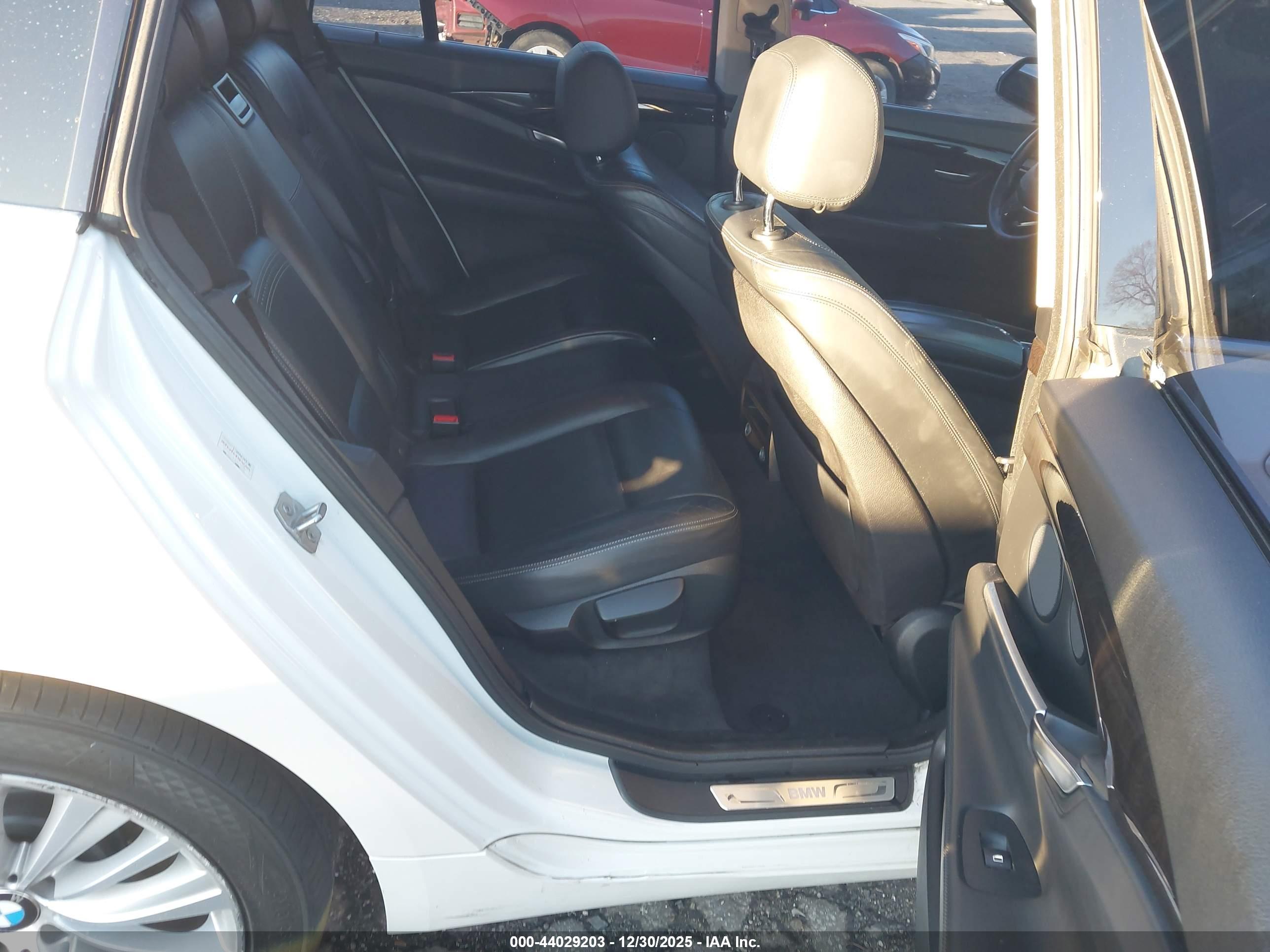 BMW 535I image 8