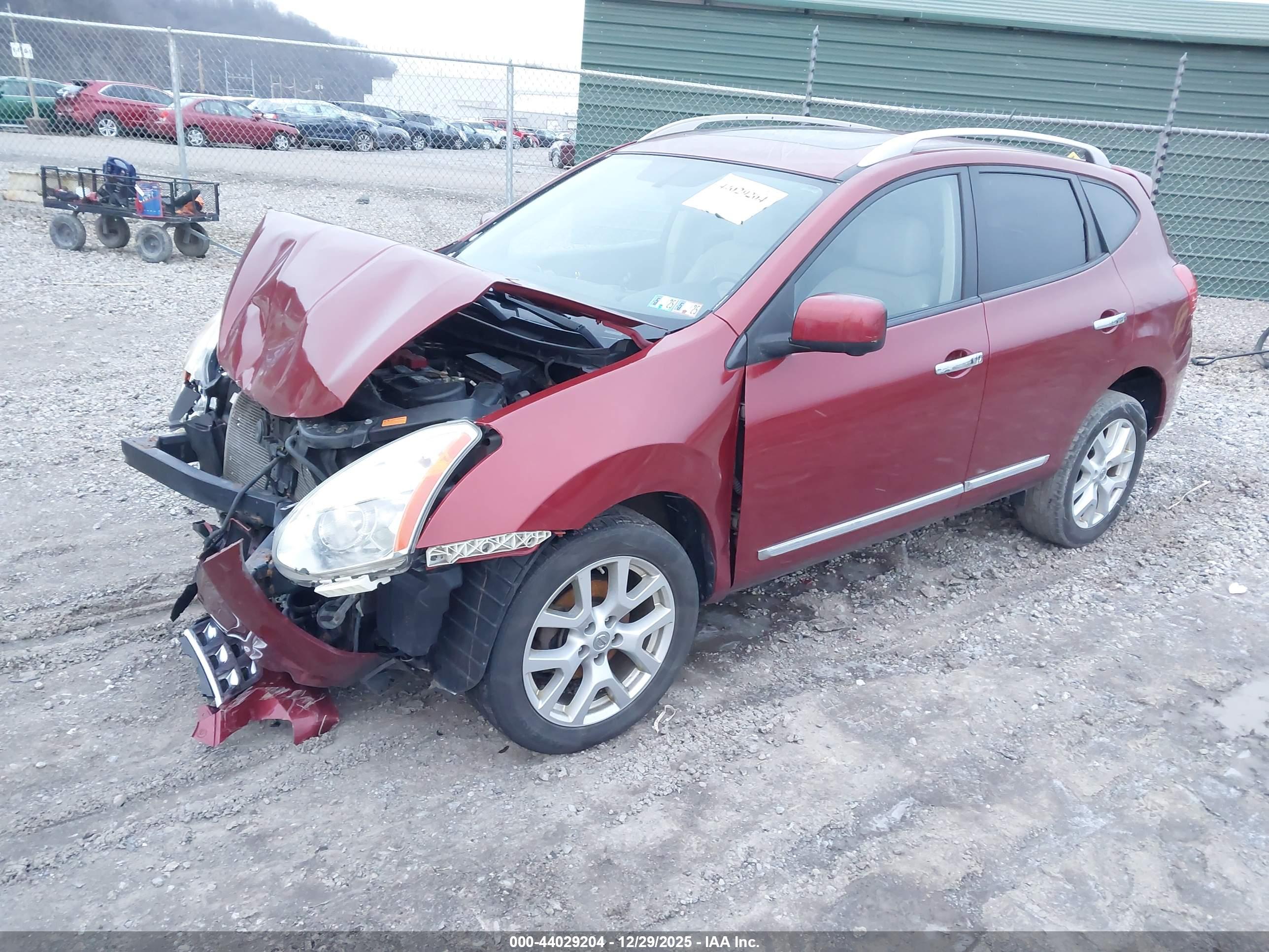 NISSAN ROGUE image 2