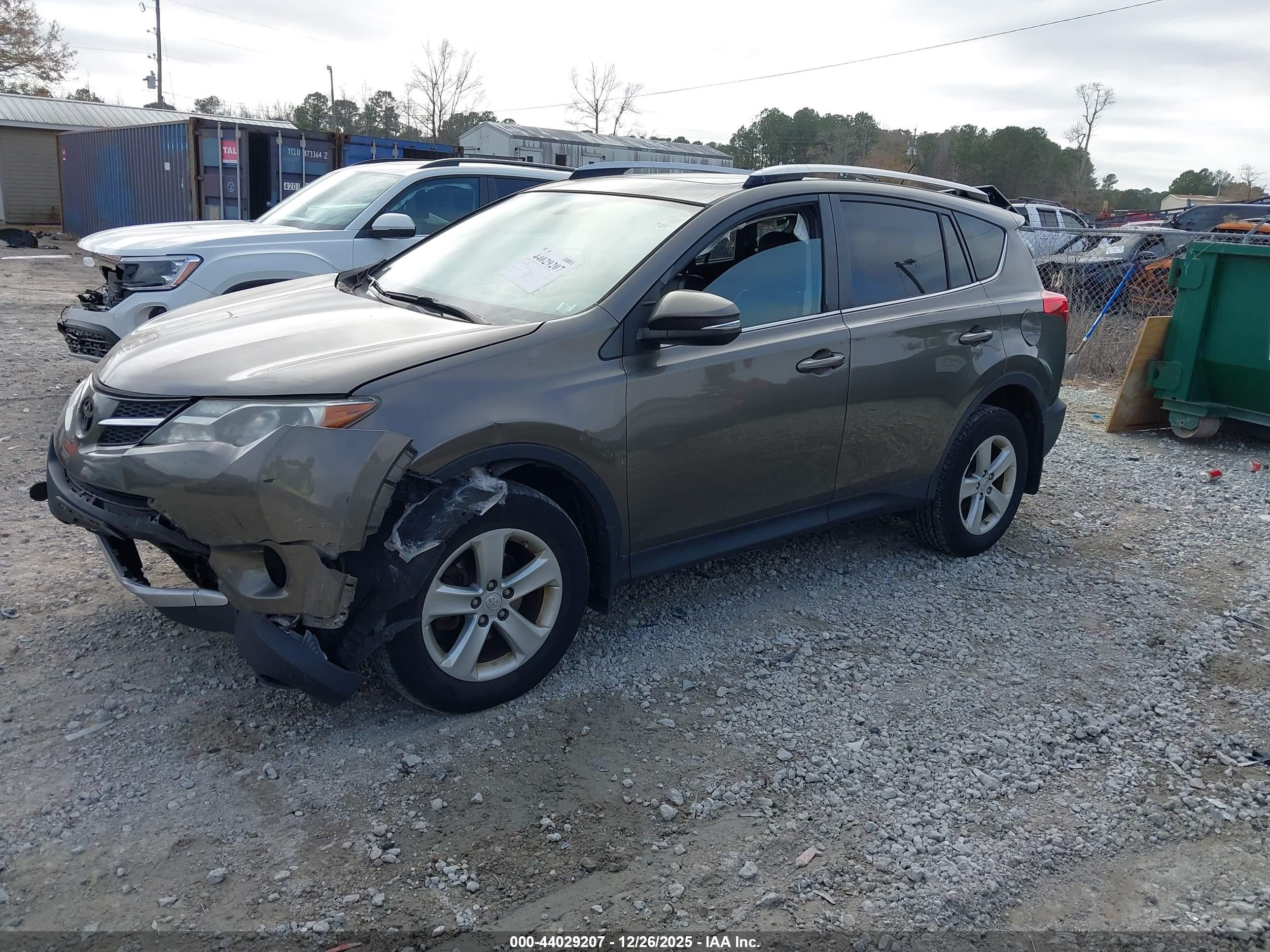 TOYOTA RAV4 image 2