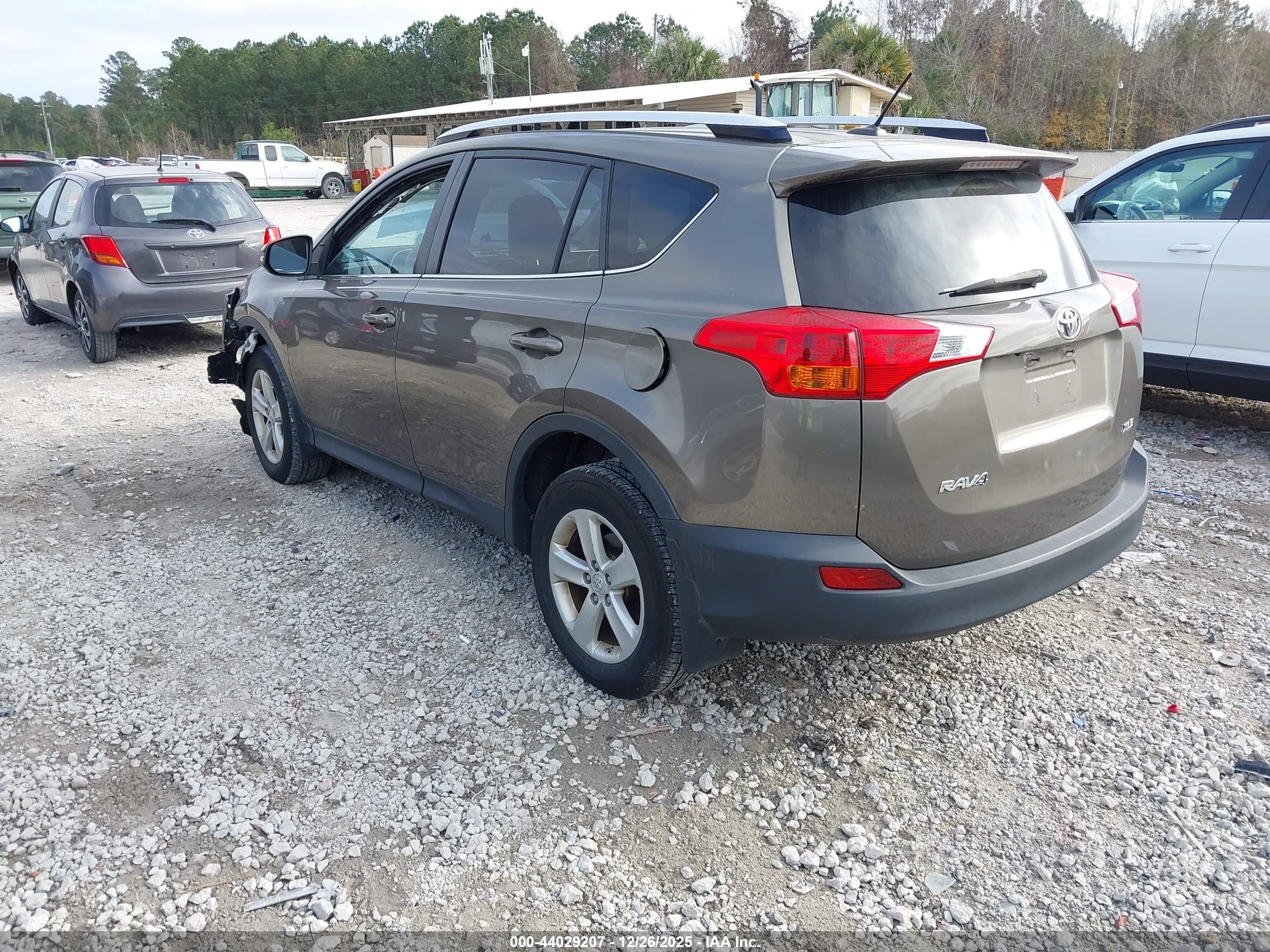 TOYOTA RAV4 image 3