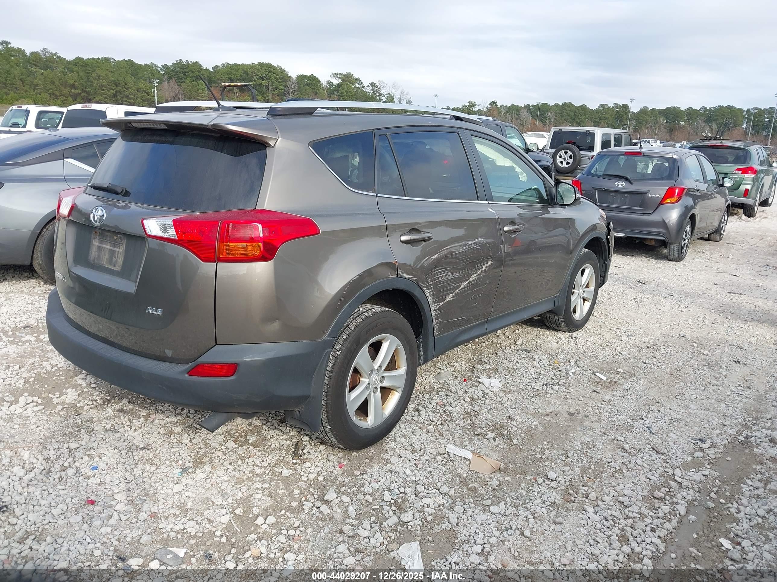 TOYOTA RAV4 image 4