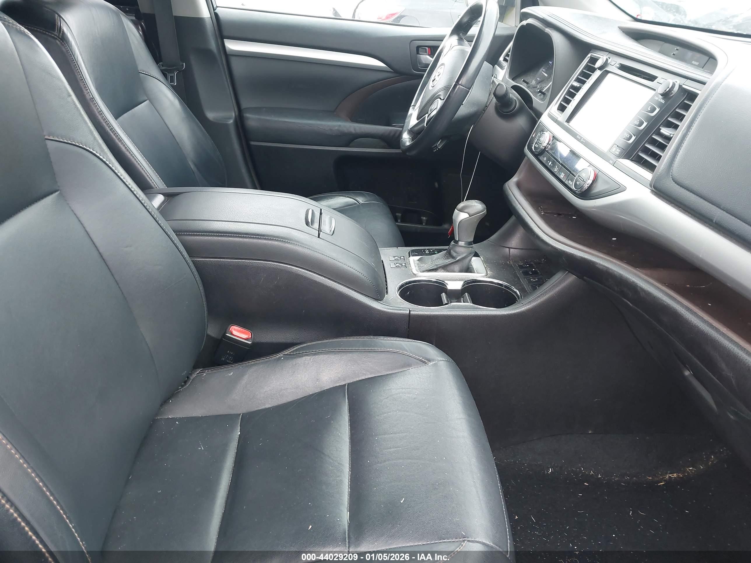 TOYOTA HIGHLANDER image 5