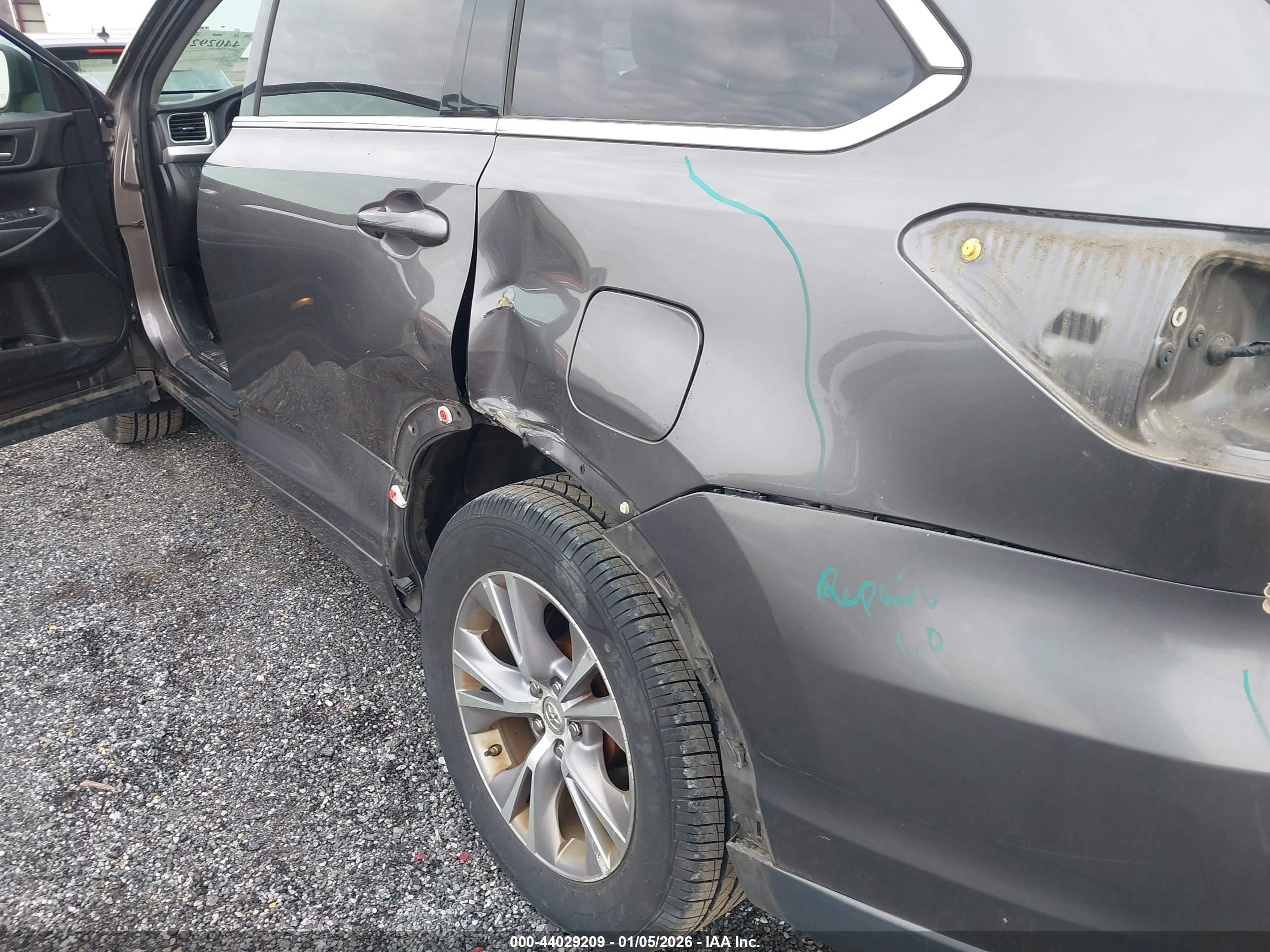 TOYOTA HIGHLANDER image 6