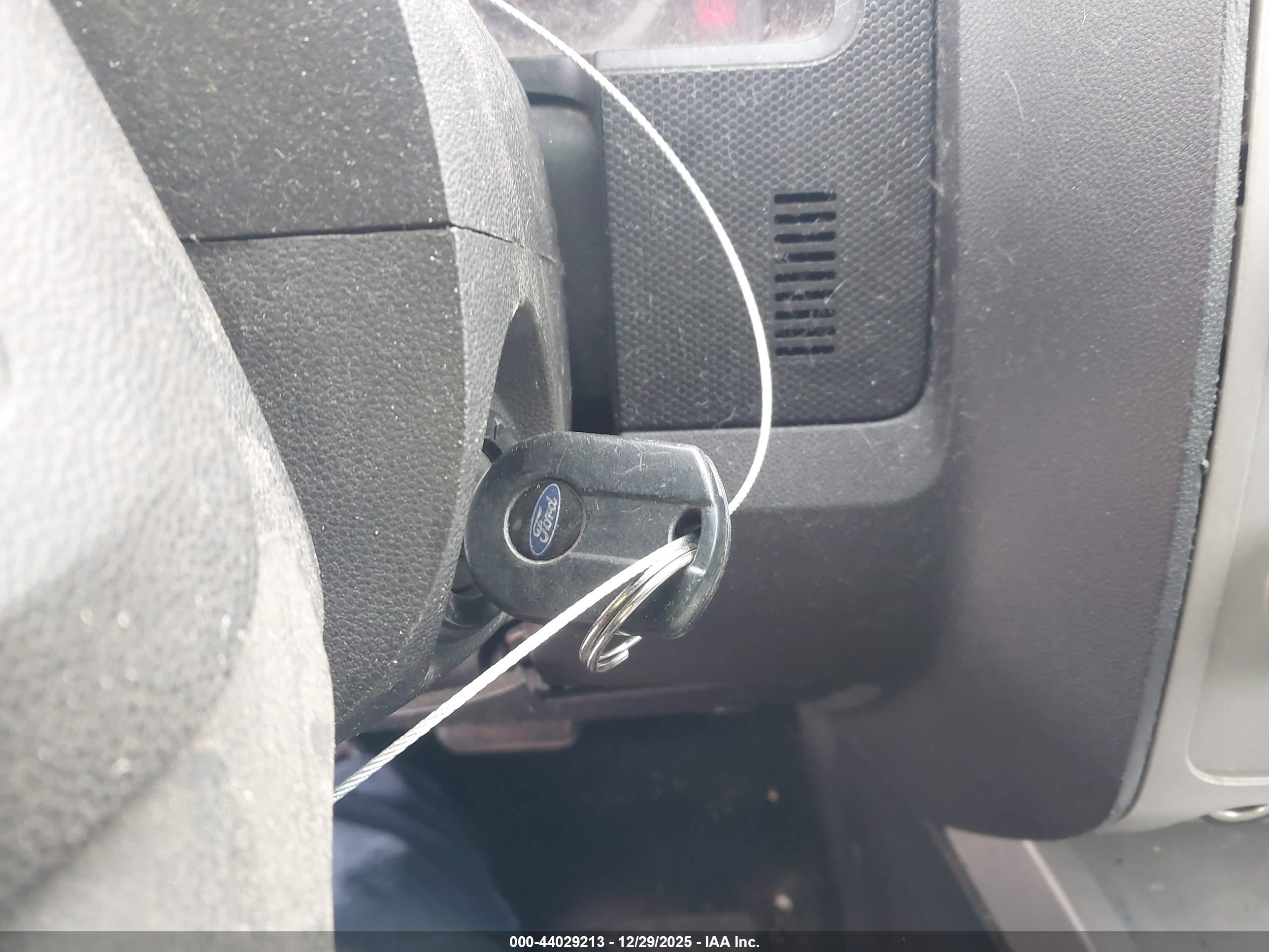 FORD ESCAPE image 11