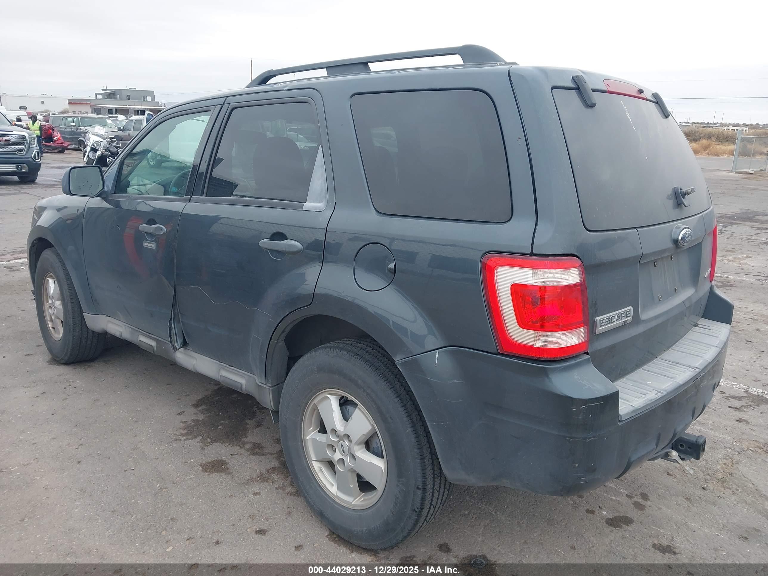 FORD ESCAPE image 3