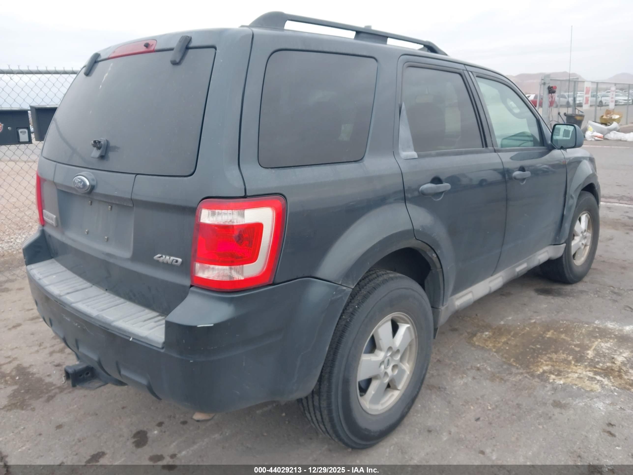 FORD ESCAPE image 4