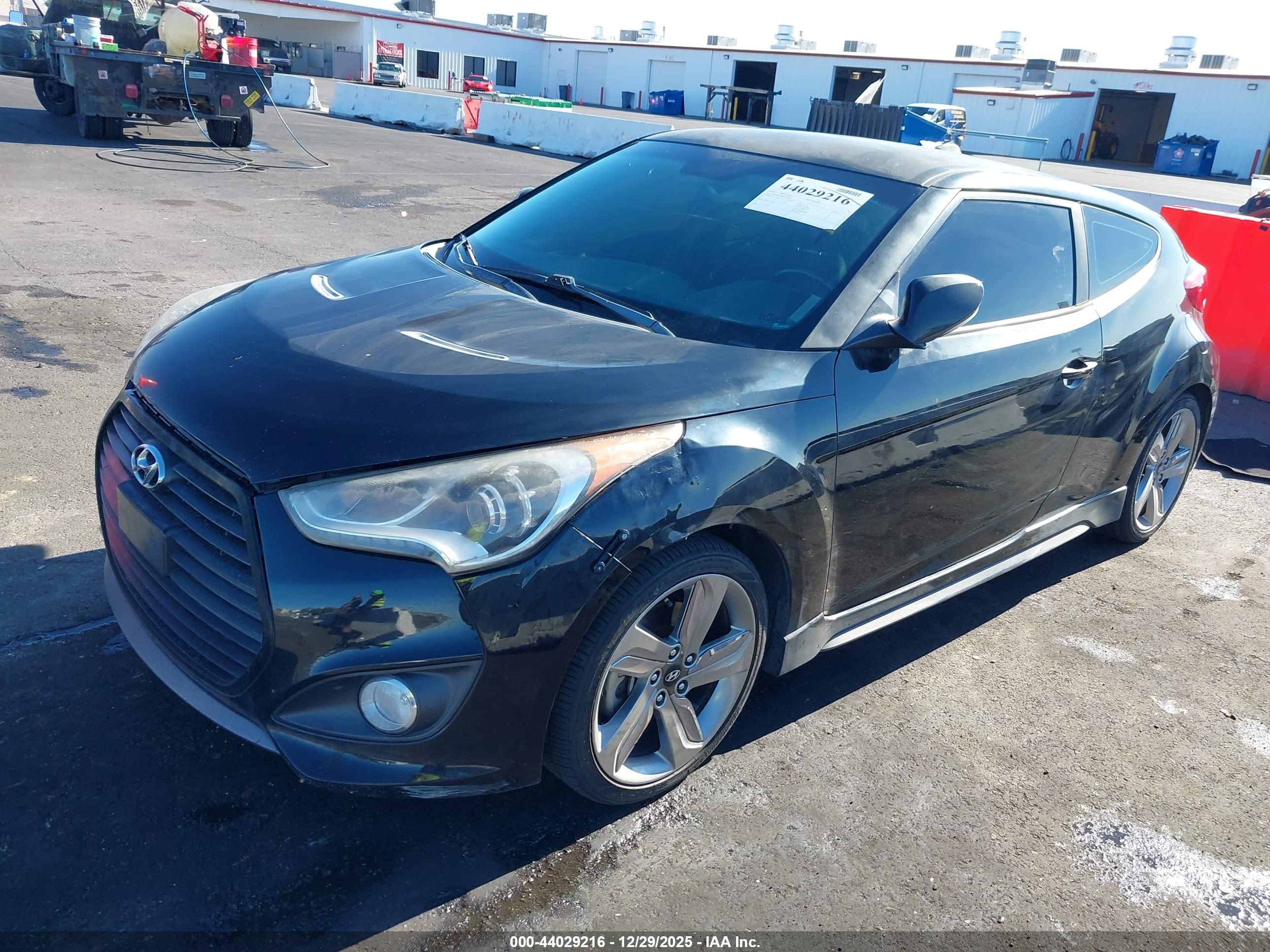 HYUNDAI VELOSTER image 6
